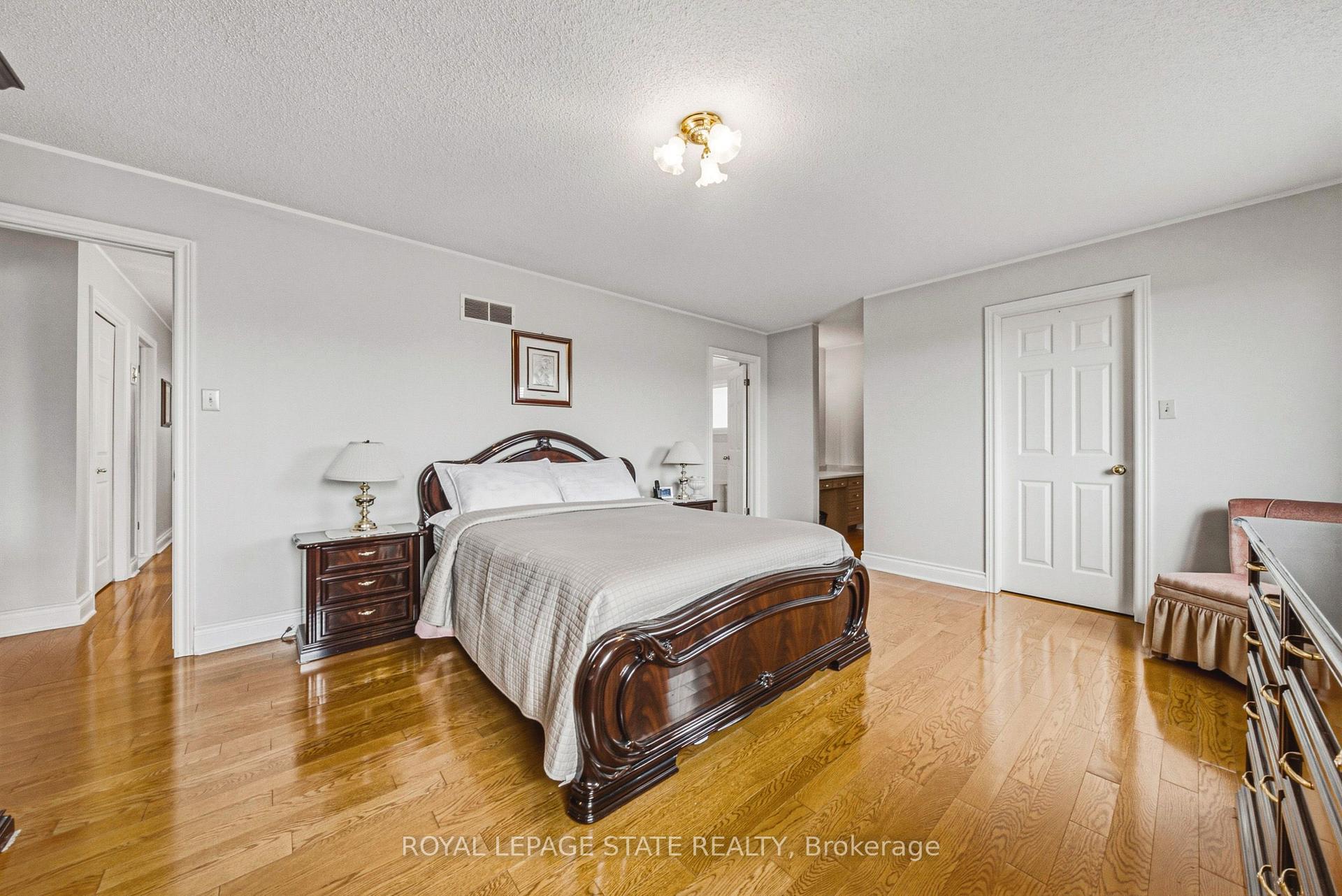 Photo 23 of 90 Fairington Crescent, Hamilton, Kentley — HOMEH