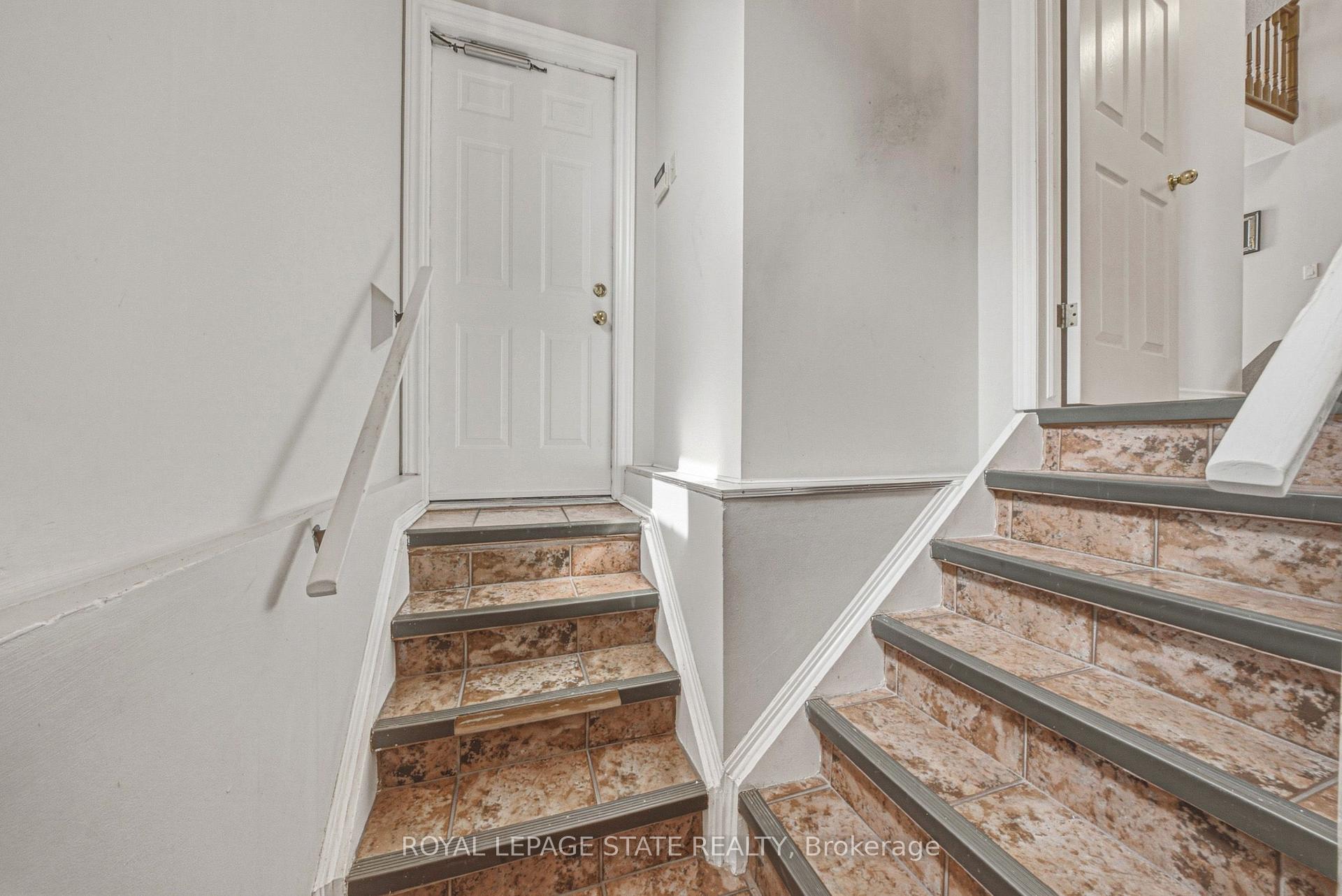 Photo 30 of 90 Fairington Crescent, Hamilton, Kentley — HOMEH