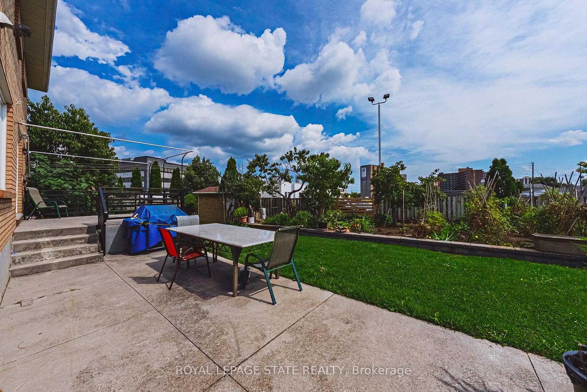 Photo 39 of 90 Fairington Crescent, Hamilton, Kentley — HOMEH