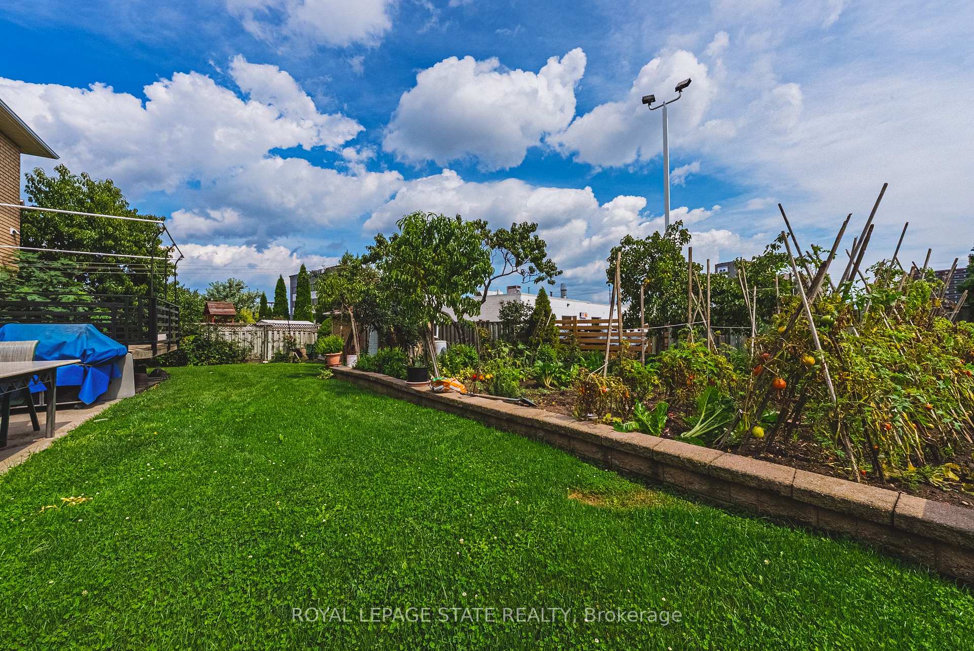 Photo 40 of 90 Fairington Crescent, Hamilton, Kentley — HOMEH