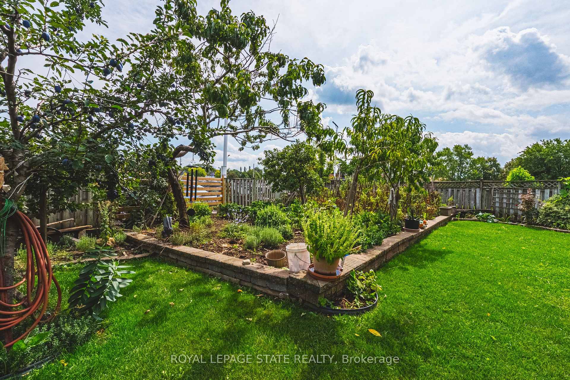 Photo 43 of 90 Fairington Crescent, Hamilton, Kentley — HOMEH