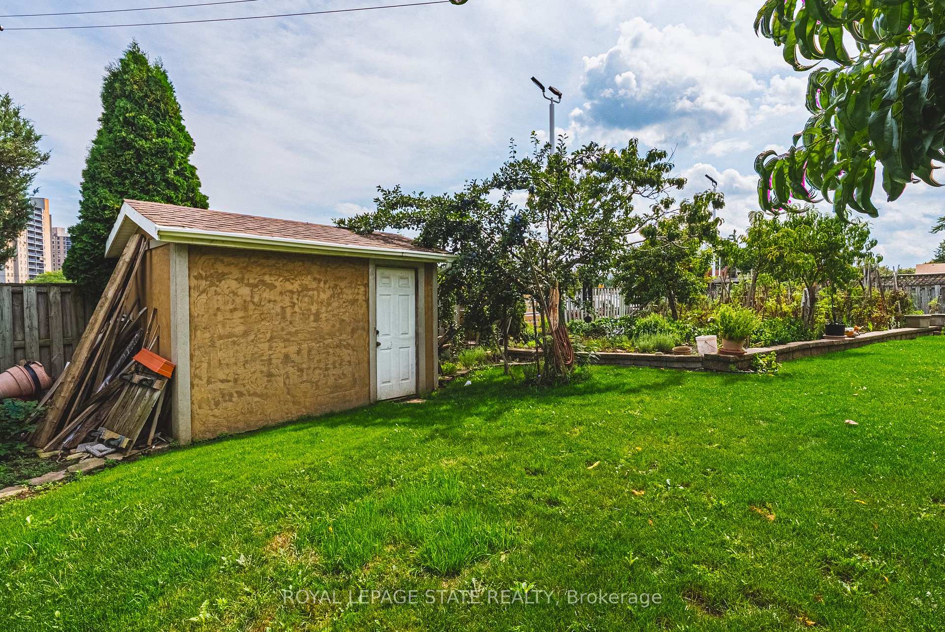 Photo 45 of 90 Fairington Crescent, Hamilton, Kentley — HOMEH