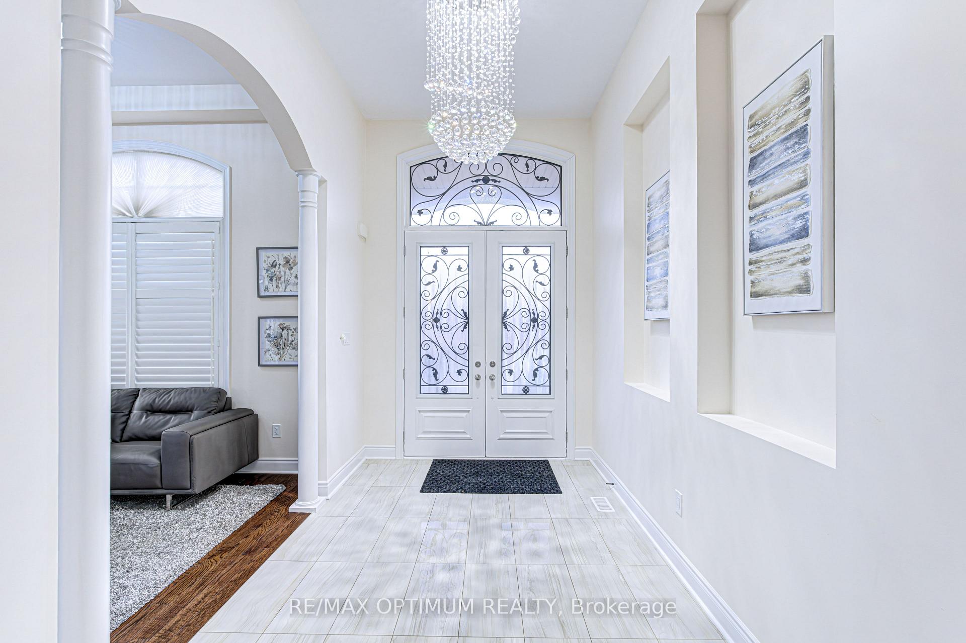 Photo 7 of 80 Royal West Drive, Brampton, Credit Valley — HOMEH