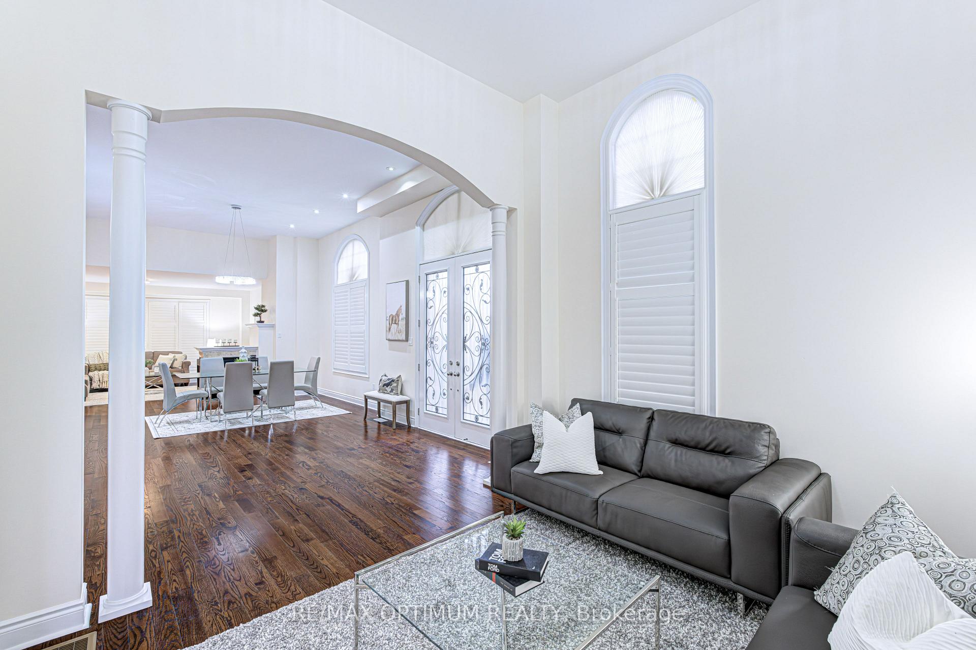 Photo 8 of 80 Royal West Drive, Brampton, Credit Valley — HOMEH