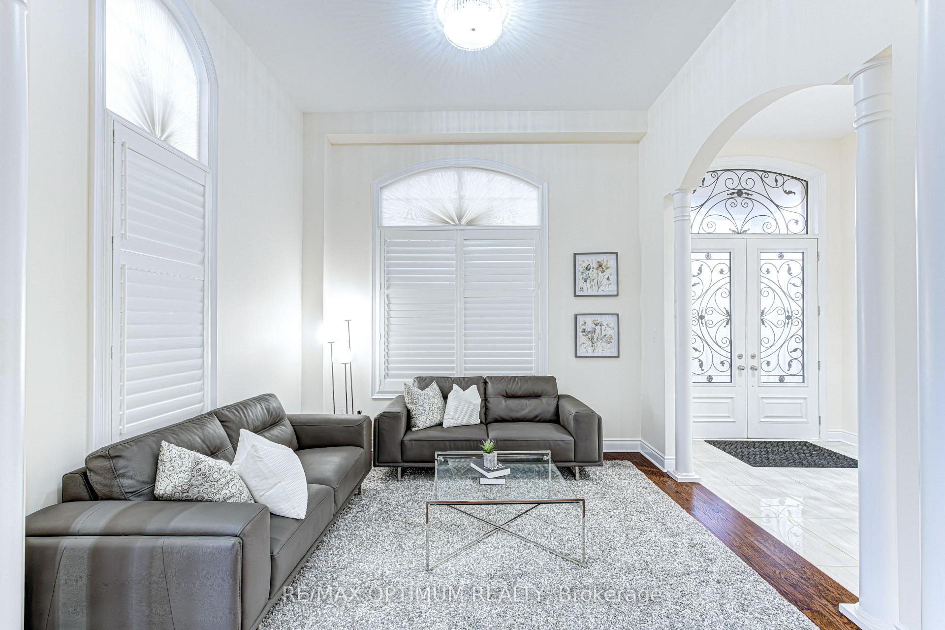 Photo 9 of 80 Royal West Drive, Brampton, Credit Valley — HOMEH
