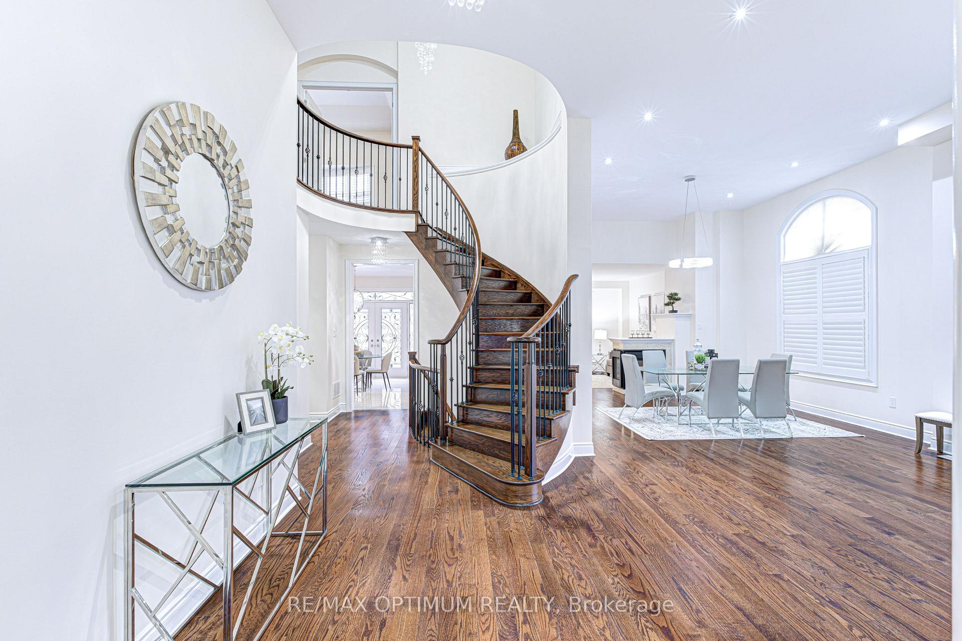 Photo 10 of 80 Royal West Drive, Brampton, Credit Valley — HOMEH