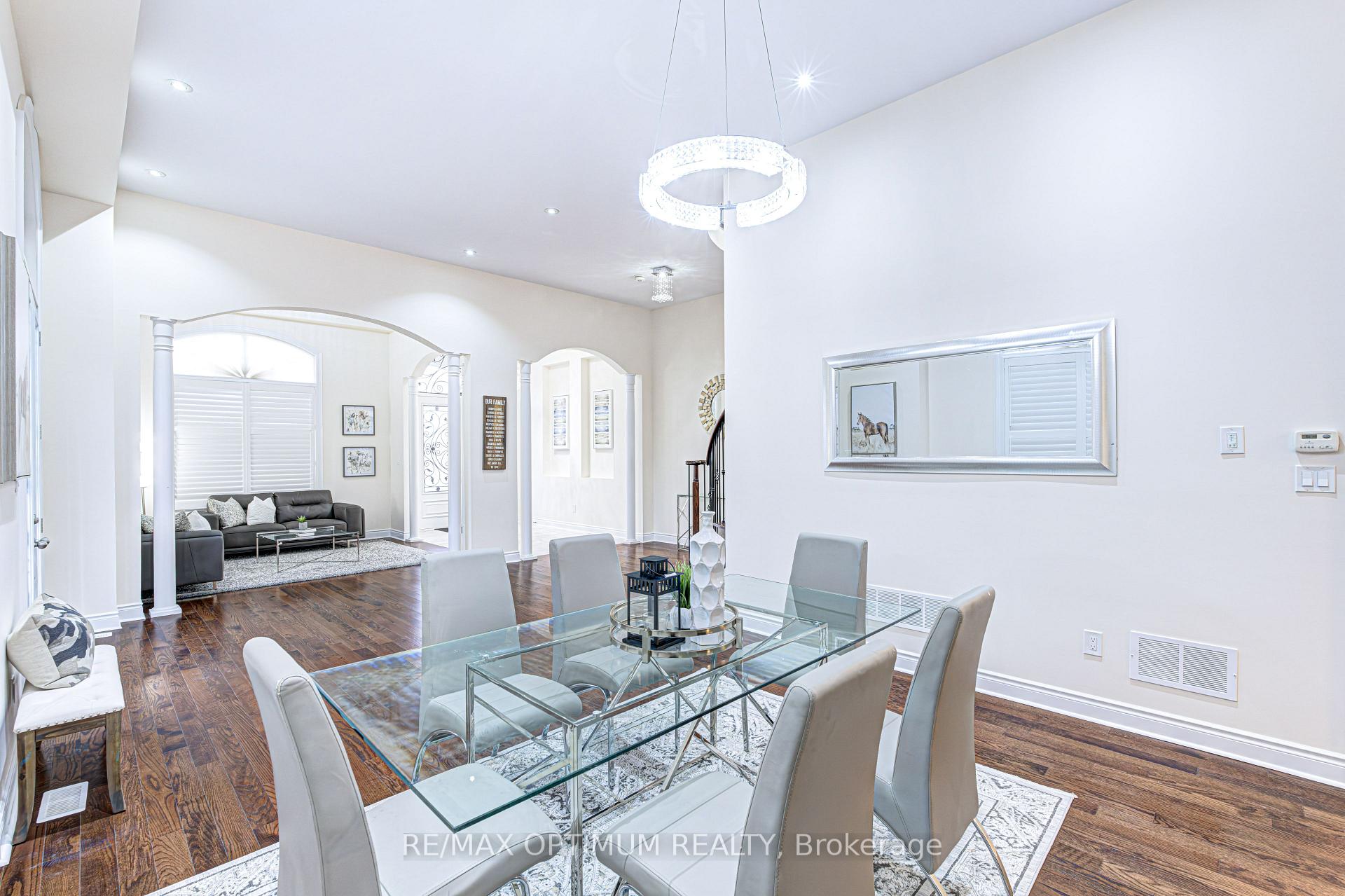 Photo 11 of 80 Royal West Drive, Brampton, Credit Valley — HOMEH