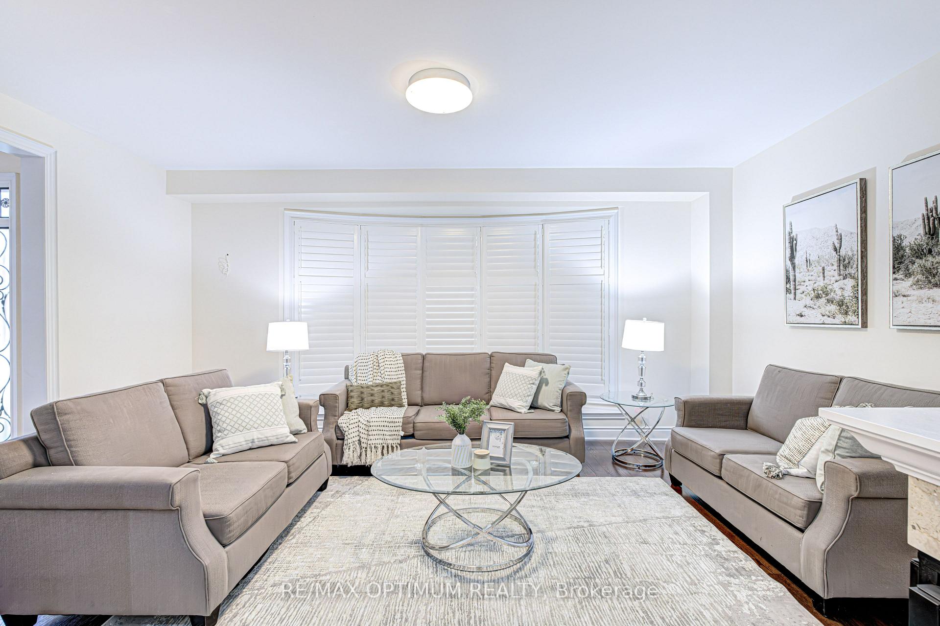Photo 12 of 80 Royal West Drive, Brampton, Credit Valley — HOMEH