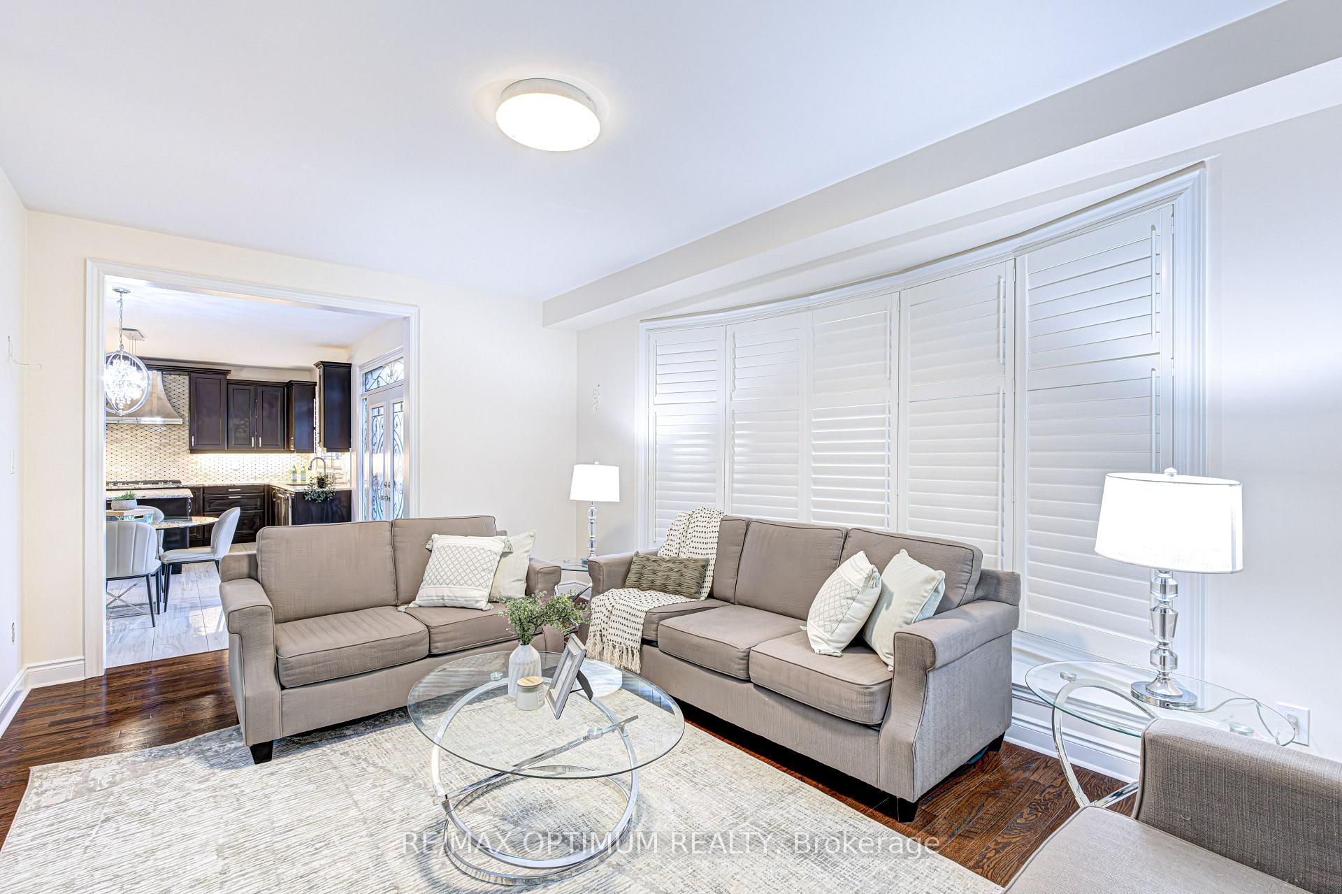 Photo 13 of 80 Royal West Drive, Brampton, Credit Valley — HOMEH