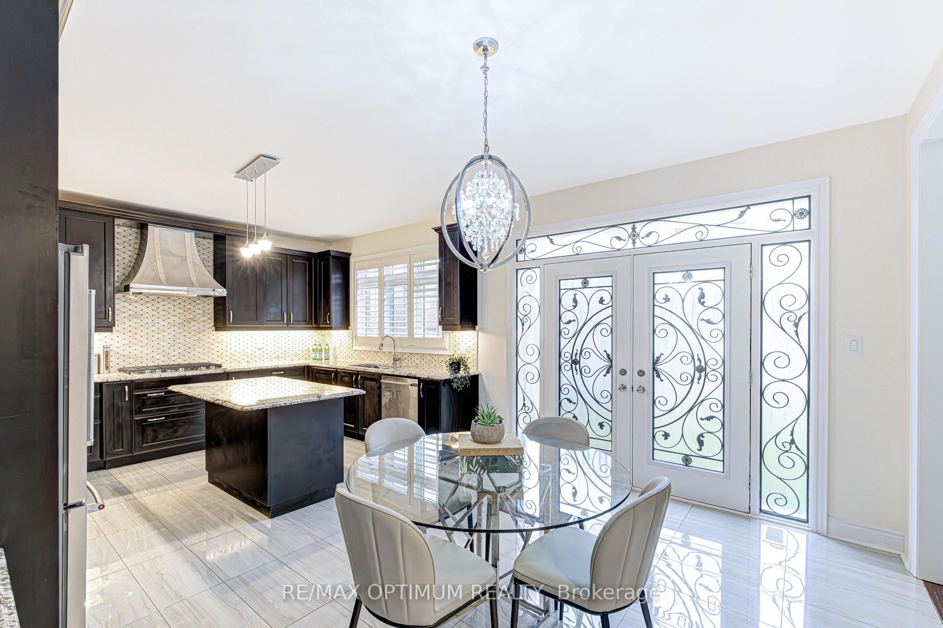 Photo 15 of 80 Royal West Drive, Brampton, Credit Valley — HOMEH