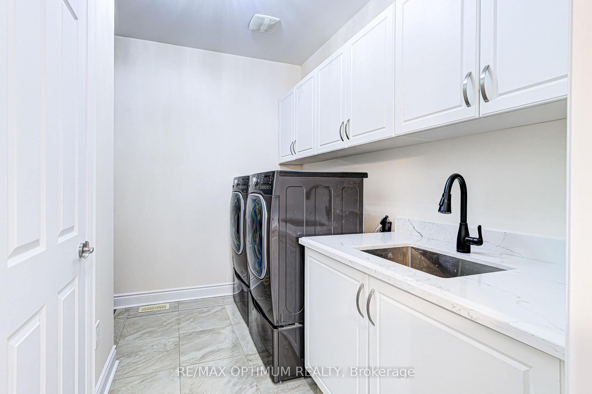 Photo 21 of 80 Royal West Drive, Brampton, Credit Valley — HOMEH