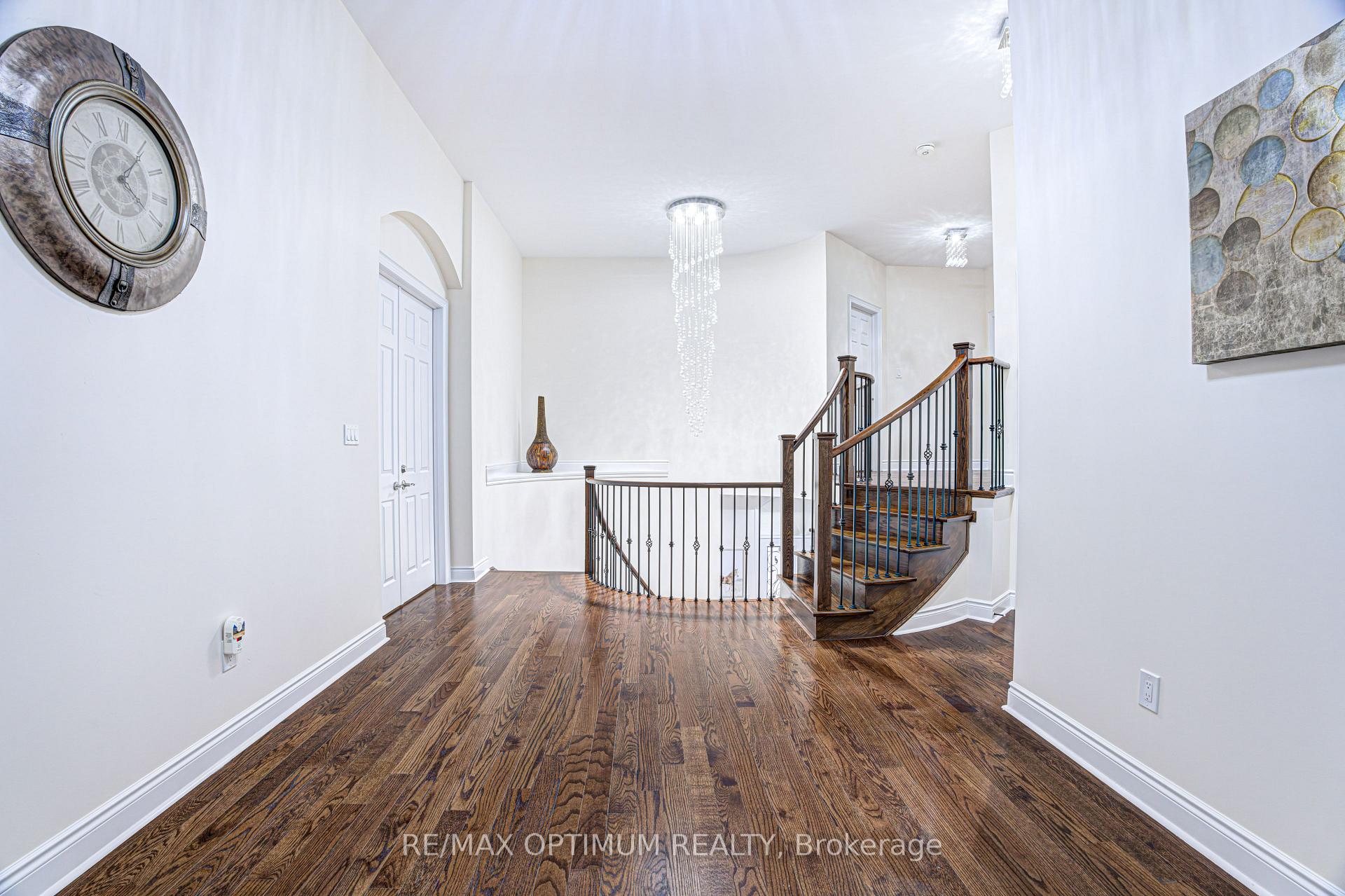 Photo 23 of 80 Royal West Drive, Brampton, Credit Valley — HOMEH