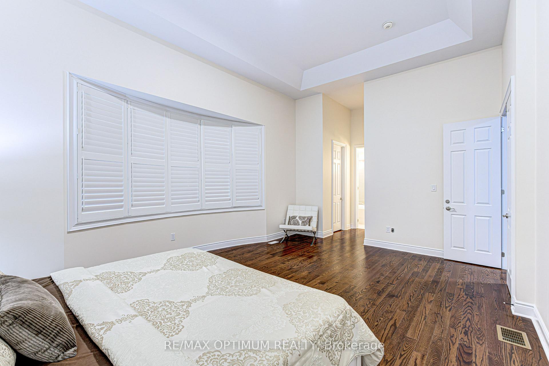 Photo 25 of 80 Royal West Drive, Brampton, Credit Valley — HOMEH