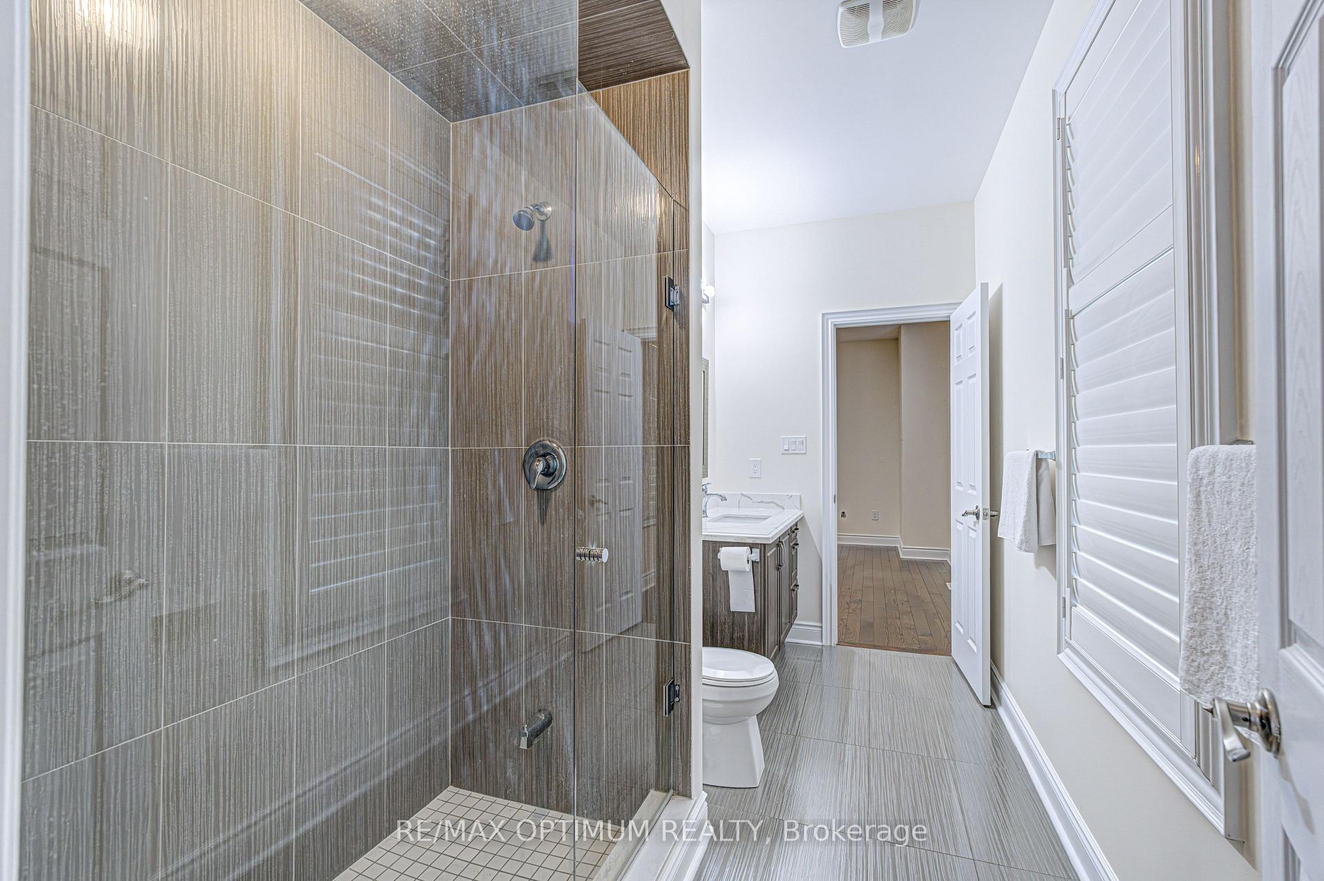 Photo 35 of 80 Royal West Drive, Brampton, Credit Valley — HOMEH