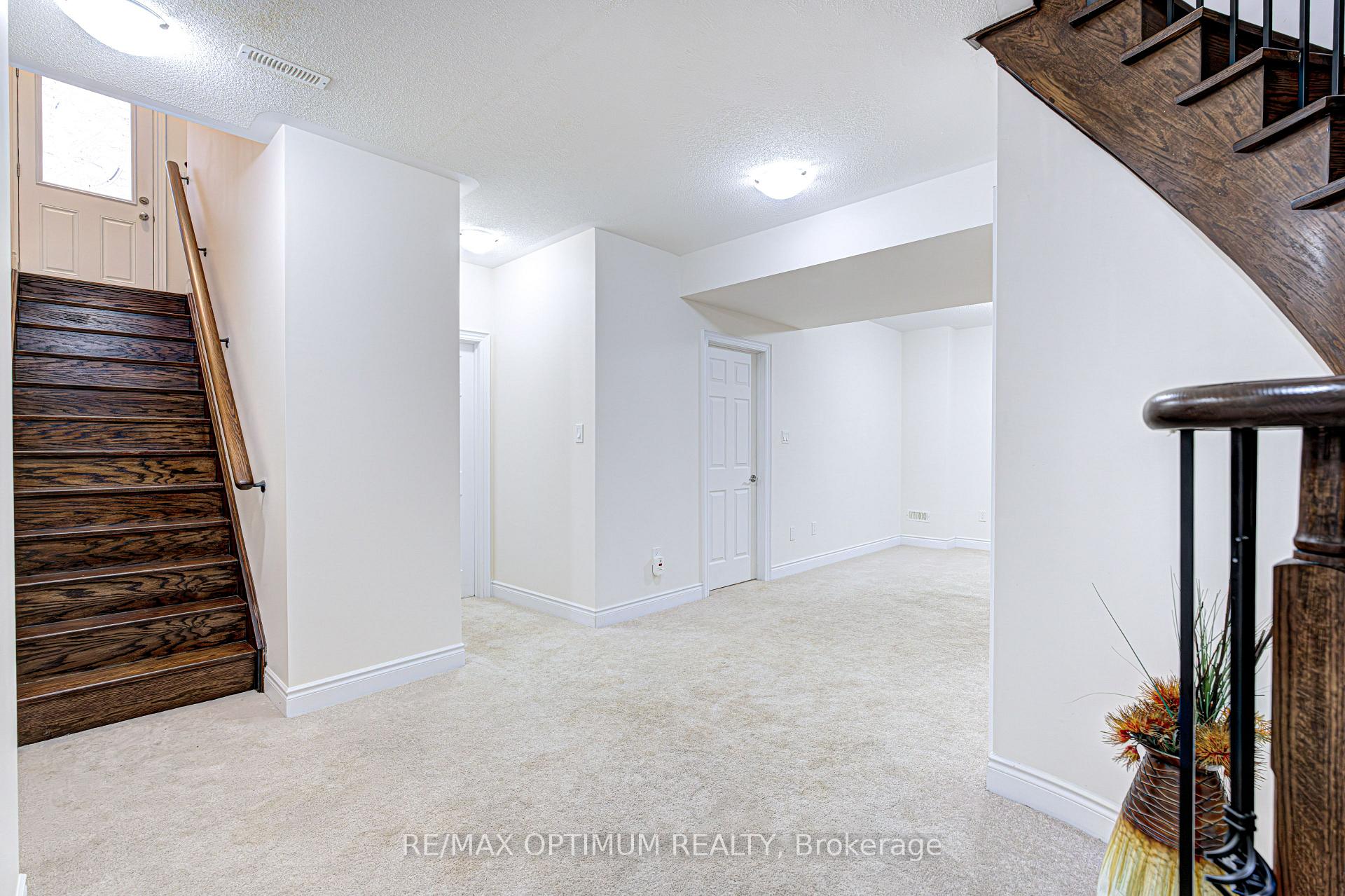 Photo 40 of 80 Royal West Drive, Brampton, Credit Valley — HOMEH