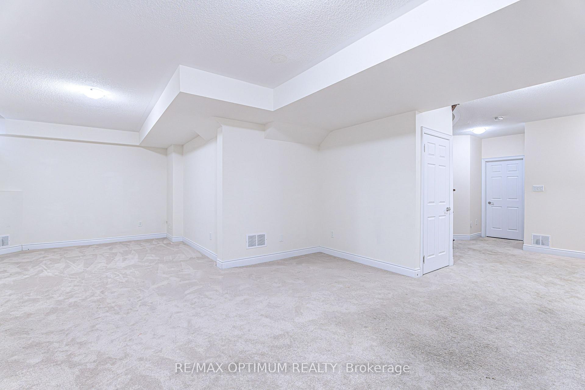 Photo 41 of 80 Royal West Drive, Brampton, Credit Valley — HOMEH