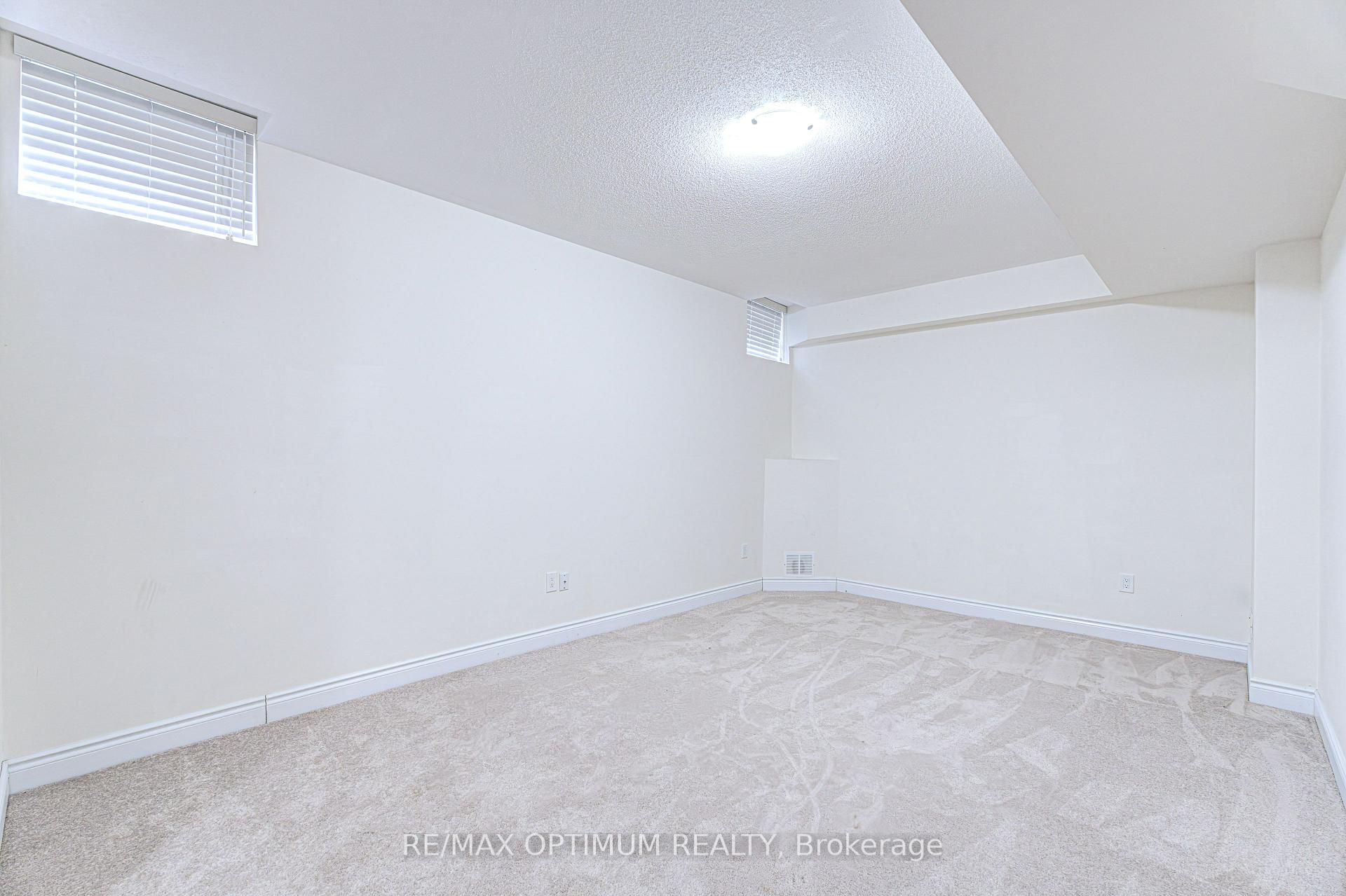 Photo 42 of 80 Royal West Drive, Brampton, Credit Valley — HOMEH