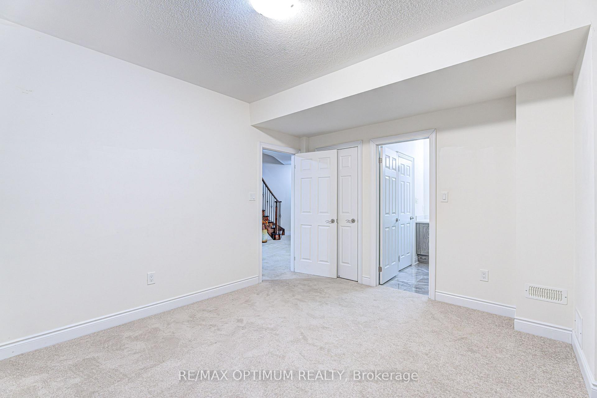 Photo 45 of 80 Royal West Drive, Brampton, Credit Valley — HOMEH