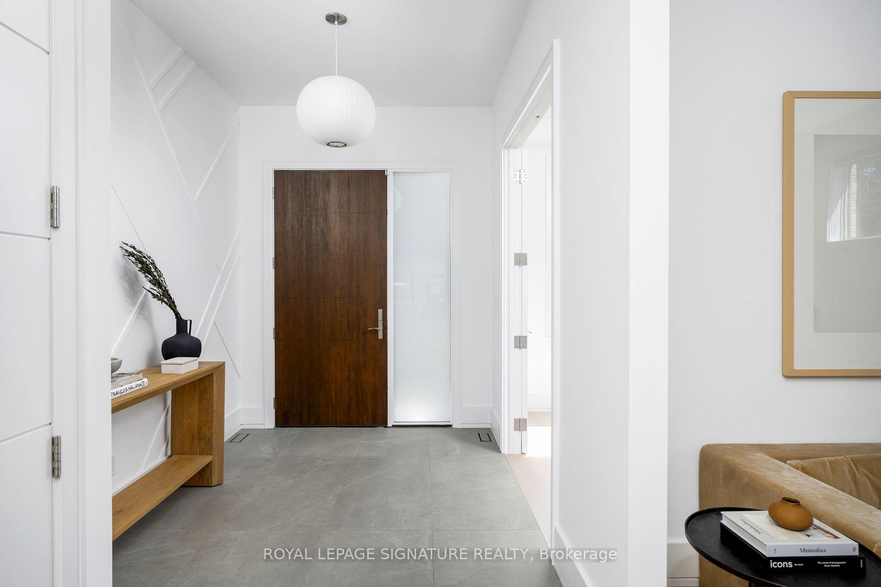 Photo 3 of 34 Edgecroft Road, Etobicoke, Stonegate-Queensway — HOMEH