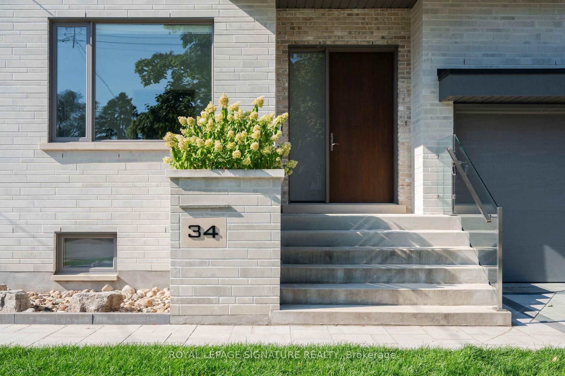 Photo 2 of 34 Edgecroft Road, Etobicoke, Stonegate-Queensway — HOMEH