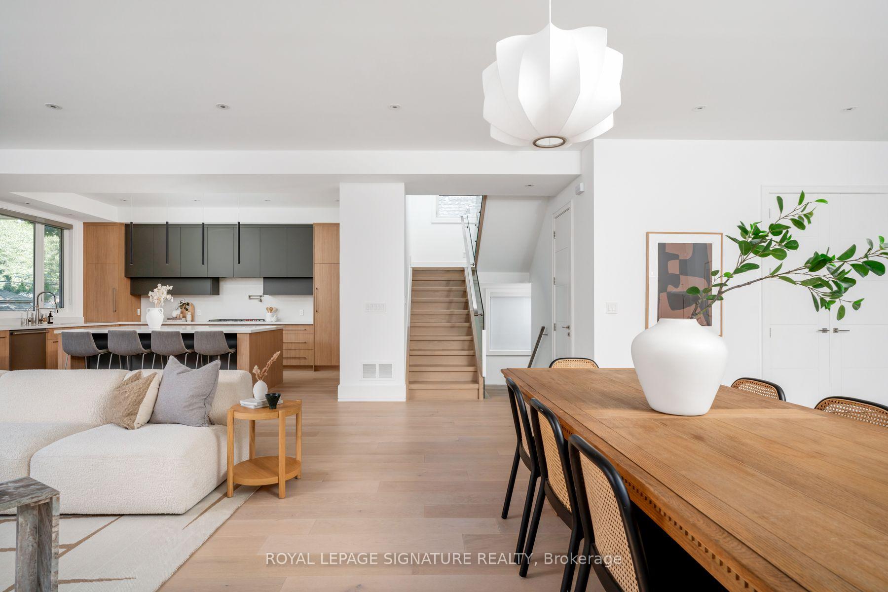 Photo 12 of 34 Edgecroft Road, Etobicoke, Stonegate-Queensway — HOMEH