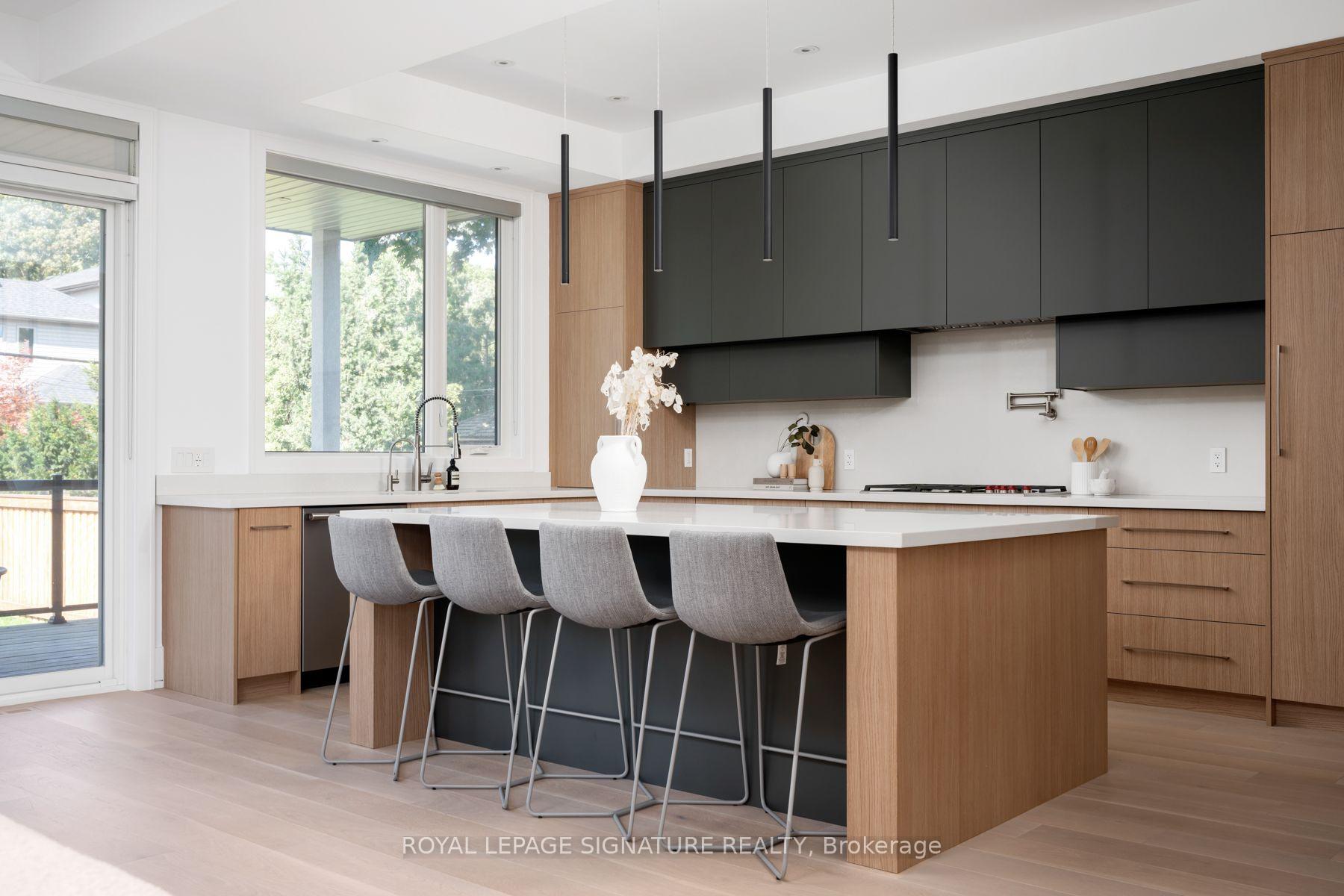 Photo 14 of 34 Edgecroft Road, Etobicoke, Stonegate-Queensway — HOMEH