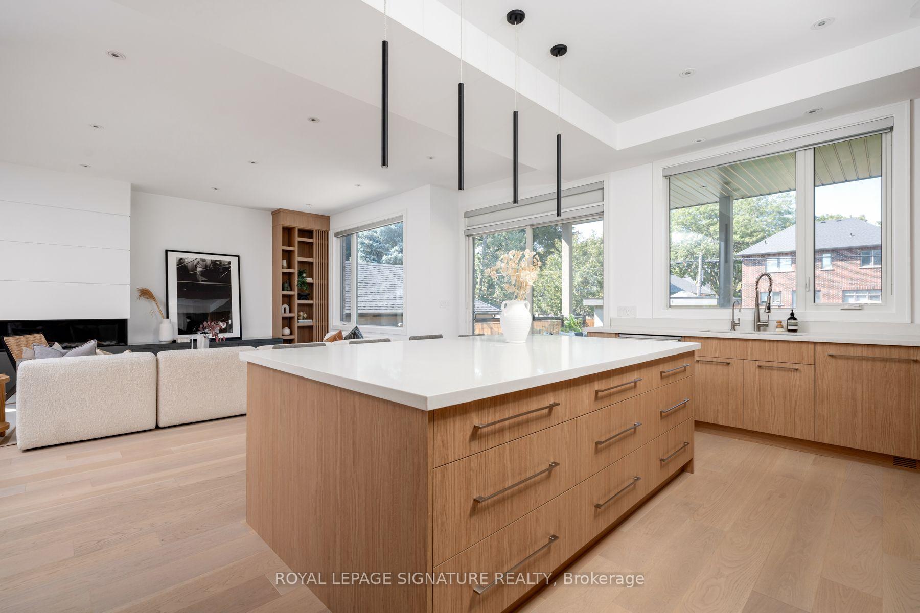 Photo 16 of 34 Edgecroft Road, Etobicoke, Stonegate-Queensway — HOMEH