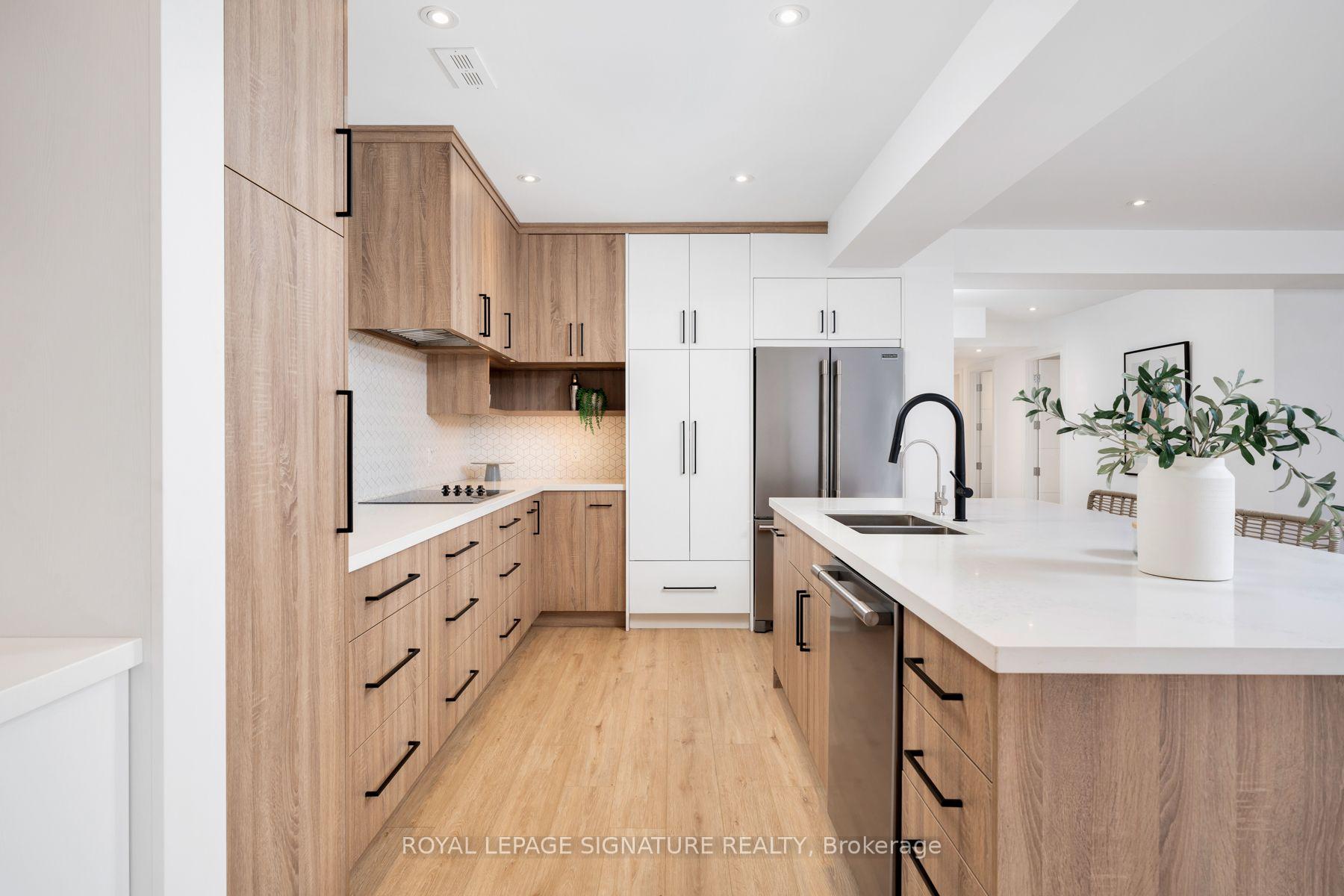 Photo 43 of 34 Edgecroft Road, Etobicoke, Stonegate-Queensway — HOMEH