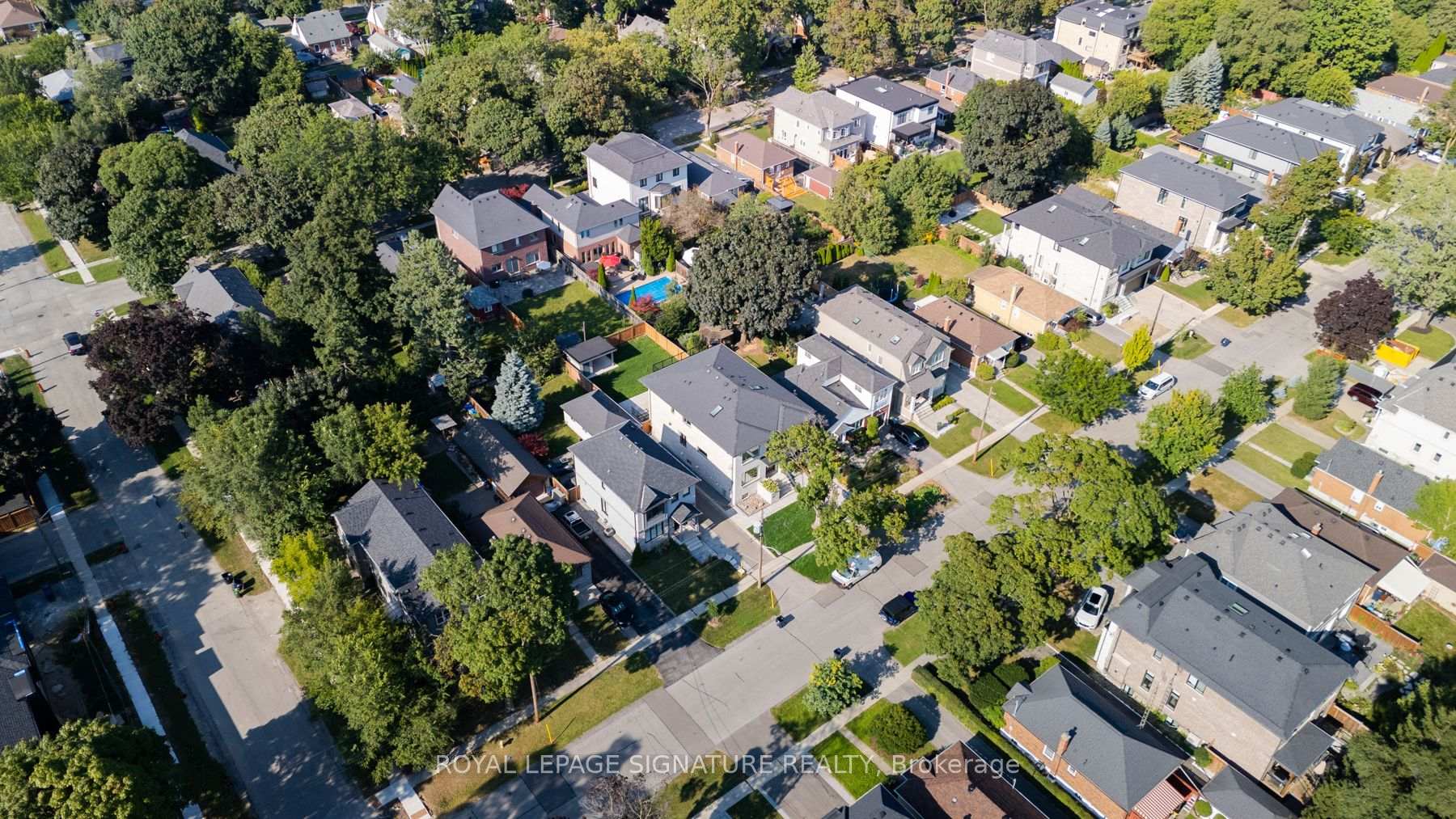 Photo 49 of 34 Edgecroft Road, Etobicoke, Stonegate-Queensway — HOMEH