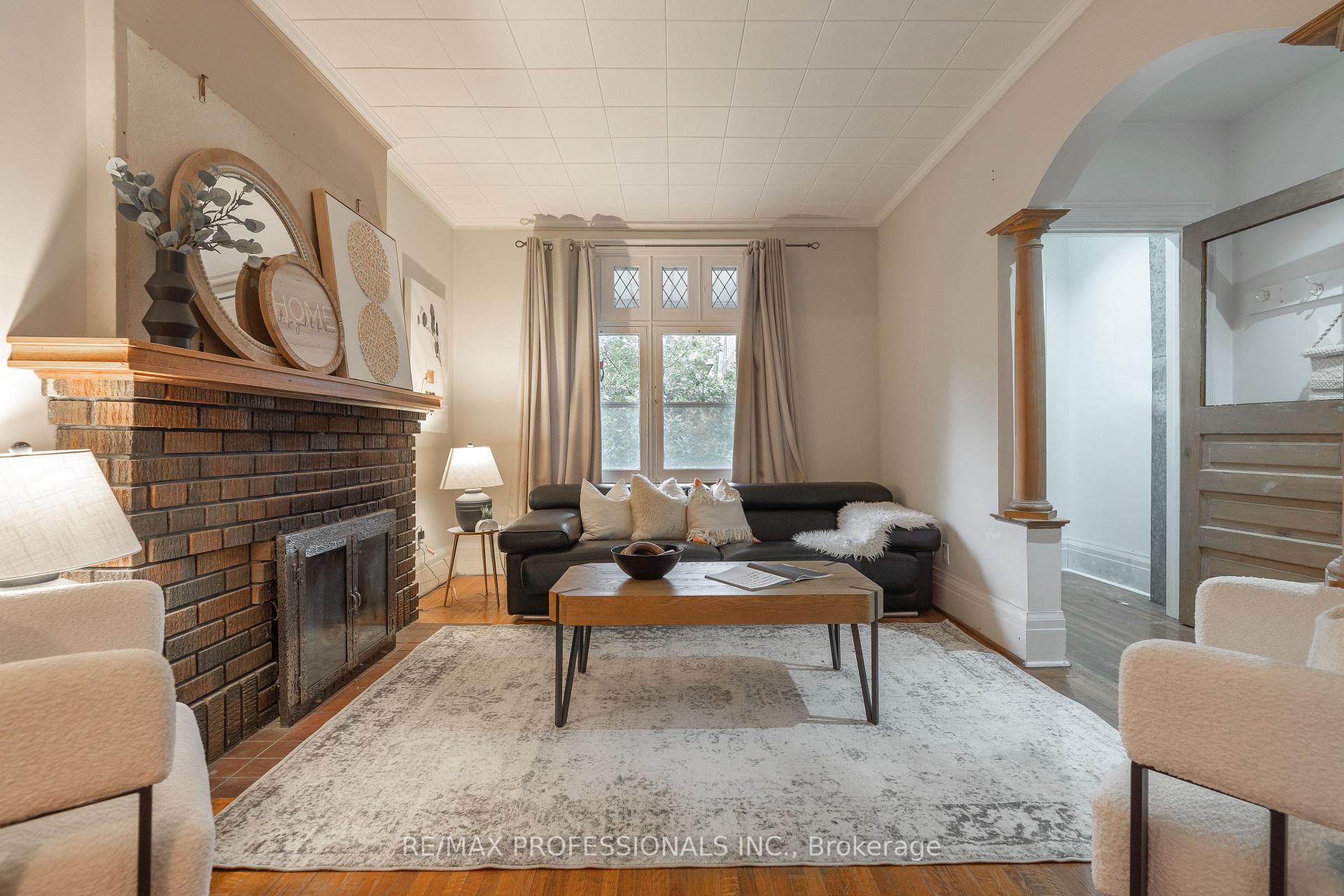 Photo 4 of 181 Garden Avenue, Toronto, Roncesvalles — HOMEH