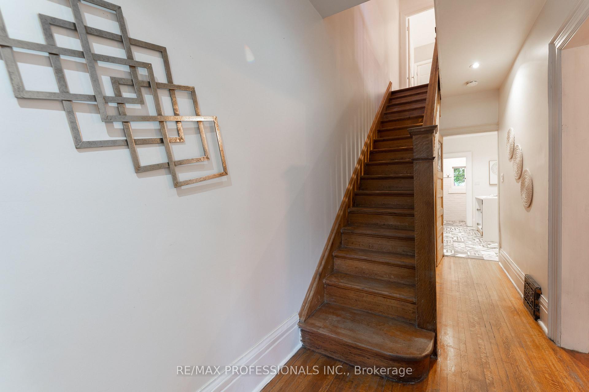 Photo 7 of 181 Garden Avenue, Toronto, Roncesvalles — HOMEH