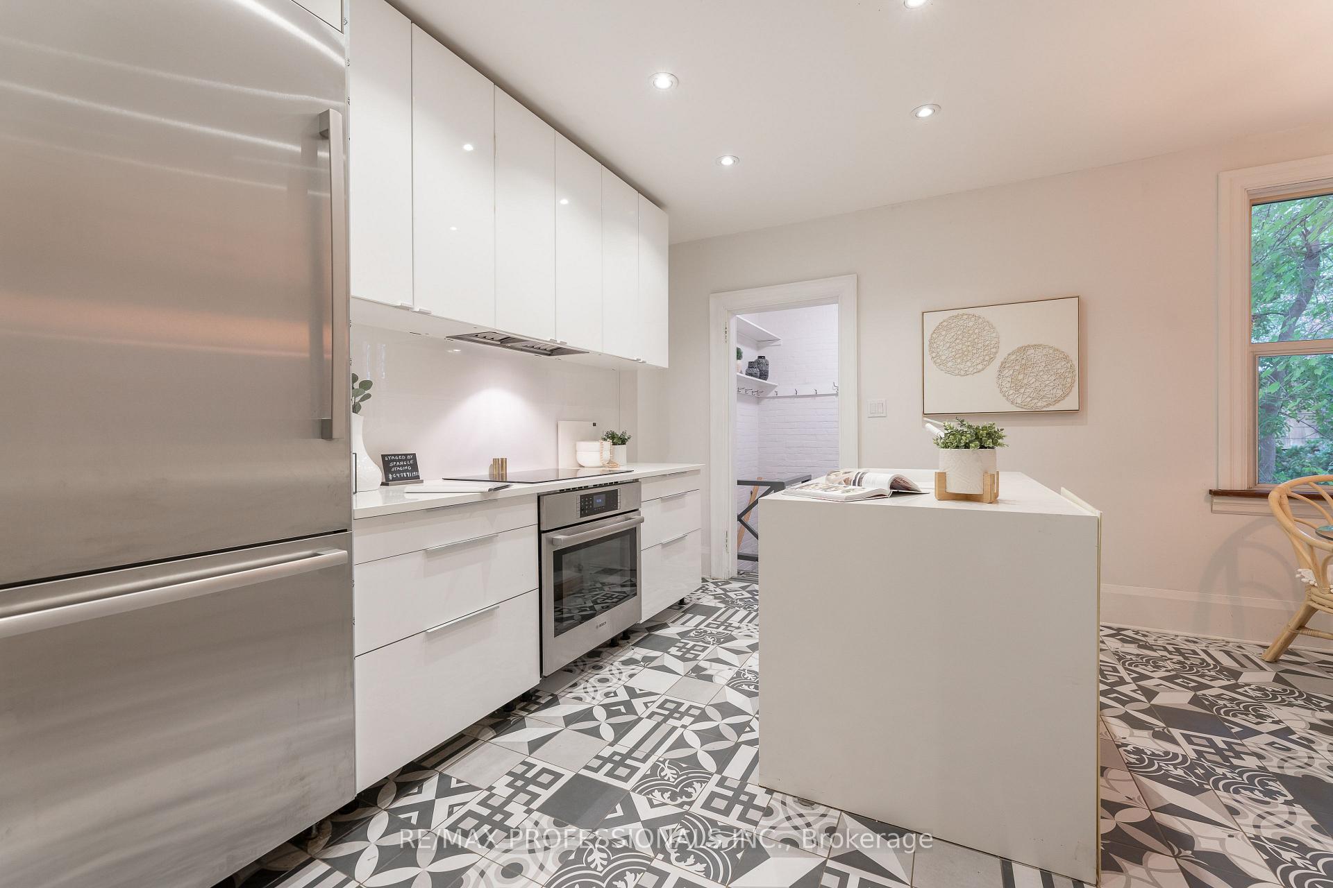 Photo 10 of 181 Garden Avenue, Toronto, Roncesvalles — HOMEH