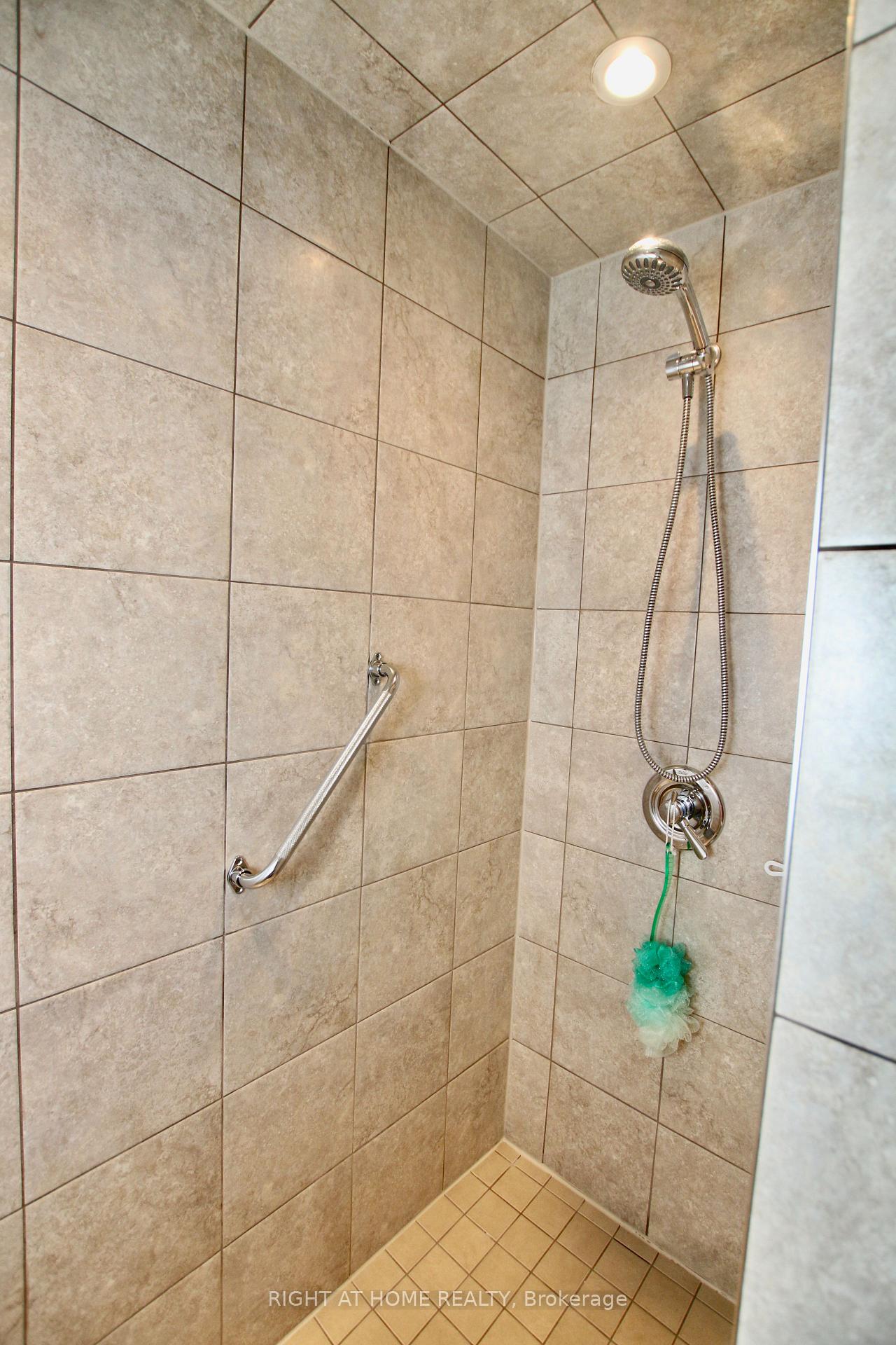 Photo 31 of Unit 301, 2 Warner Street, Russell, Village of Russell — HOMEH