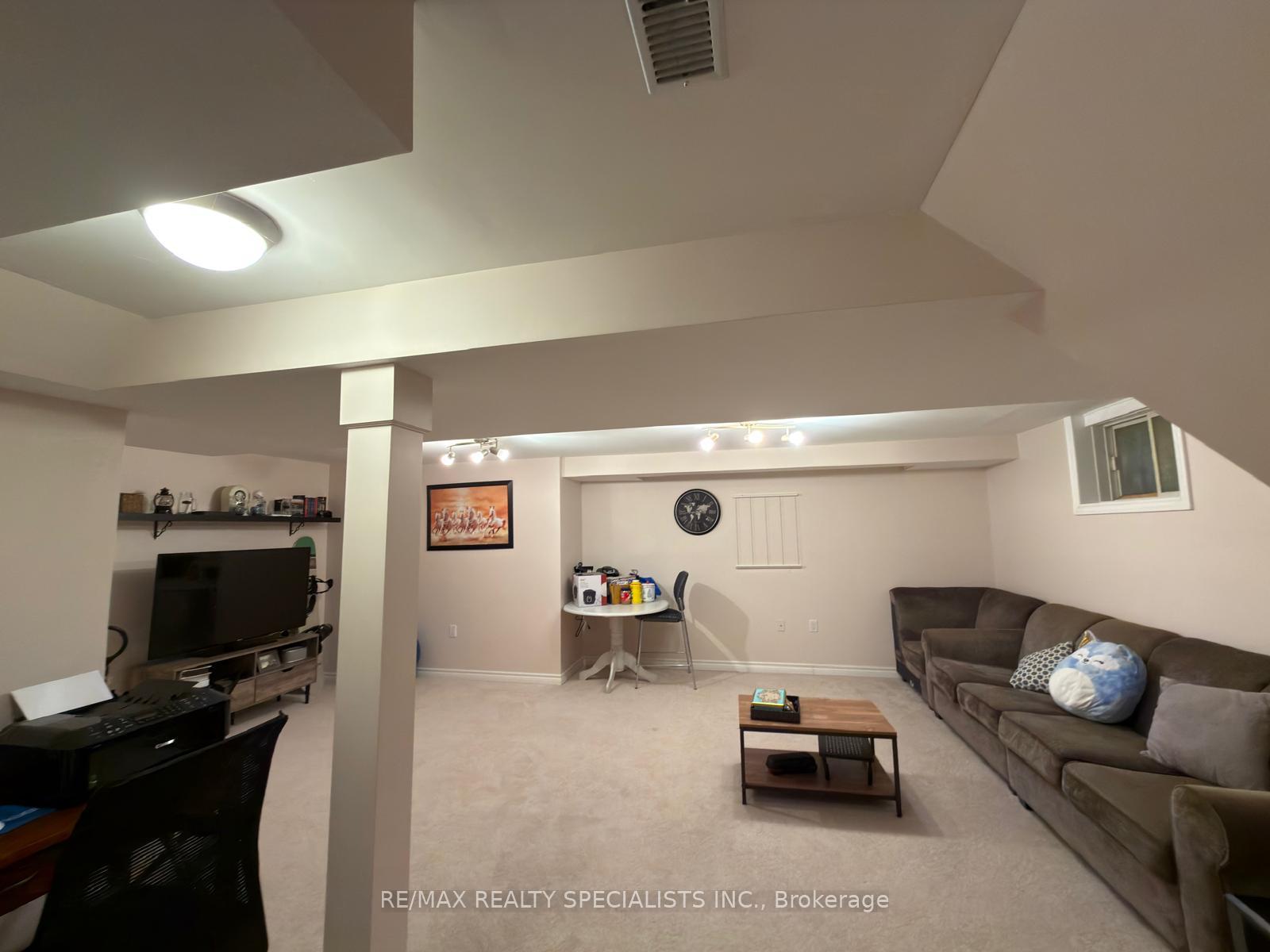 Photo 16 of 14 Viceroy Crescent, Brampton, Northwest Sandalwood Parkway — HOMEH