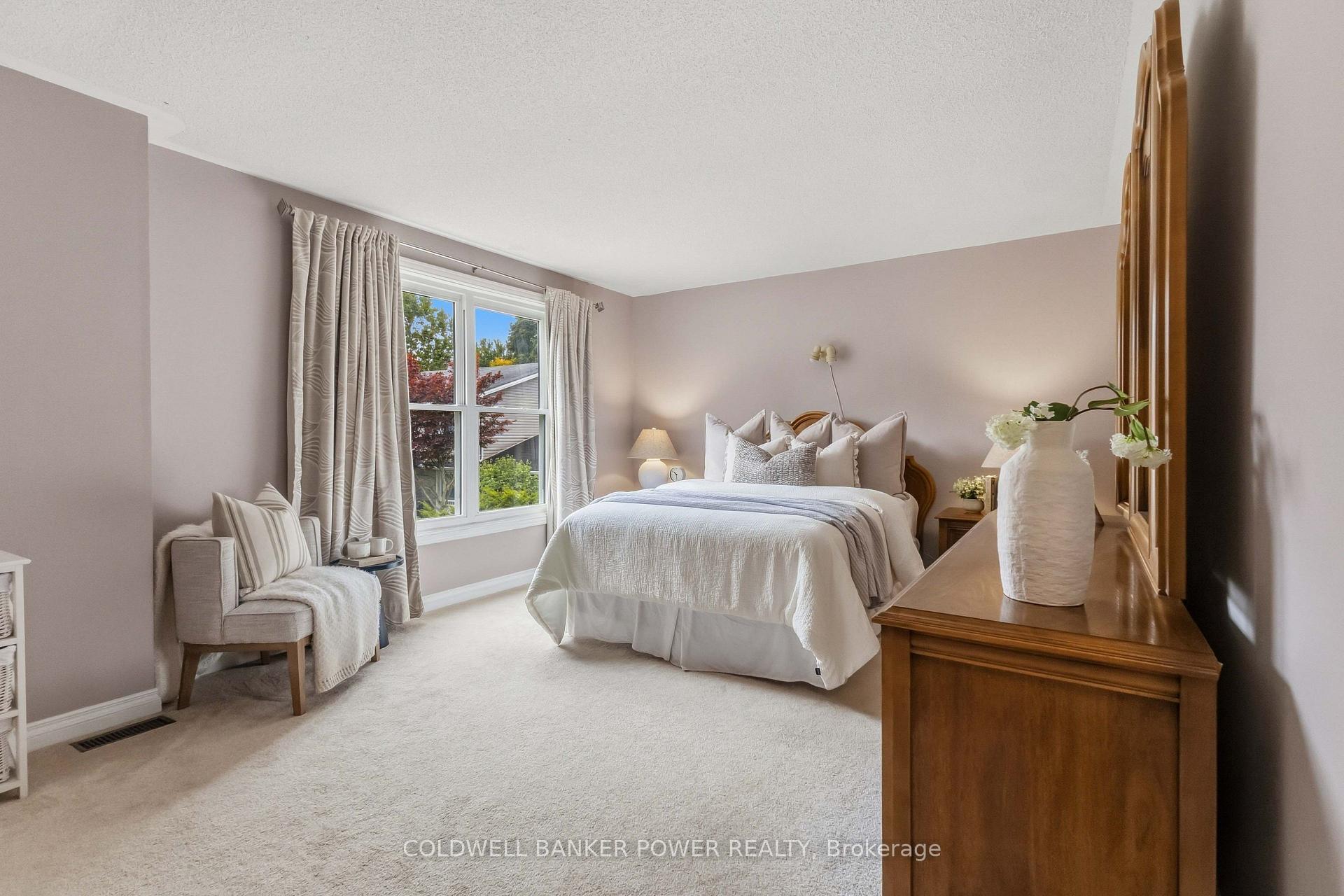 Photo 20 of 30 Four Oaks Crescent, London, South N — HOMEH