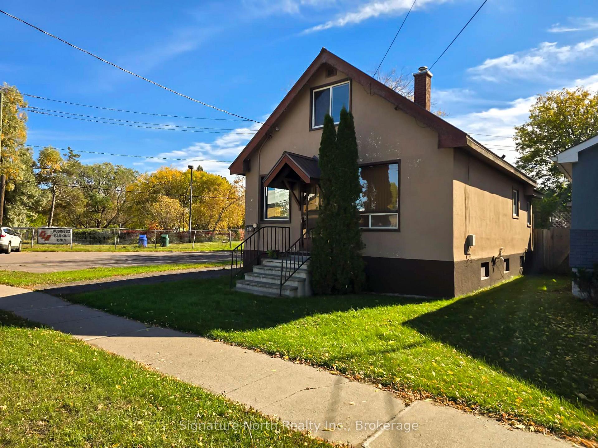Photo 2 of 414 Northern Avenue, Thunder Bay, East End — HOMEH