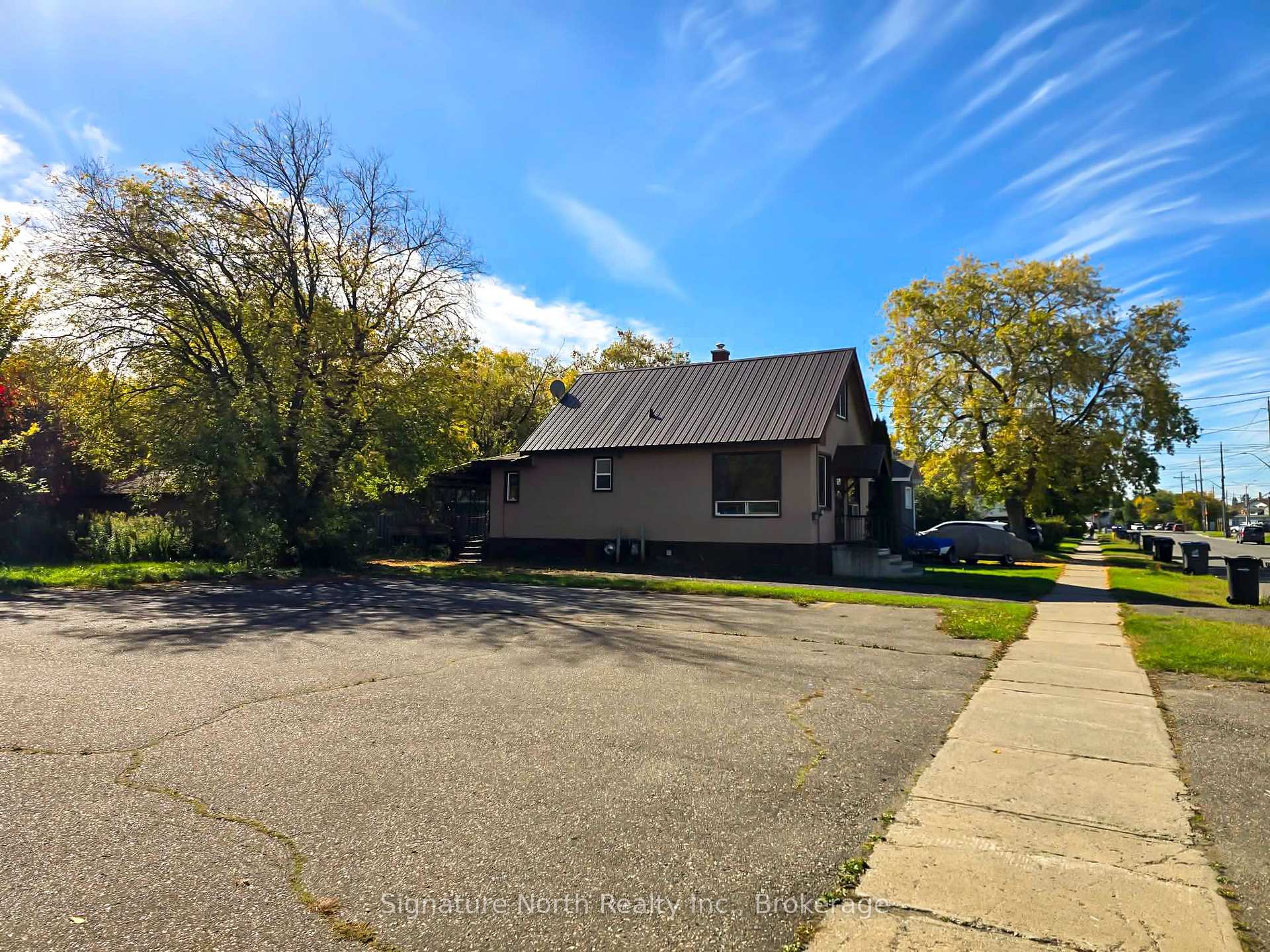 Photo 3 of 414 Northern Avenue, Thunder Bay, East End — HOMEH