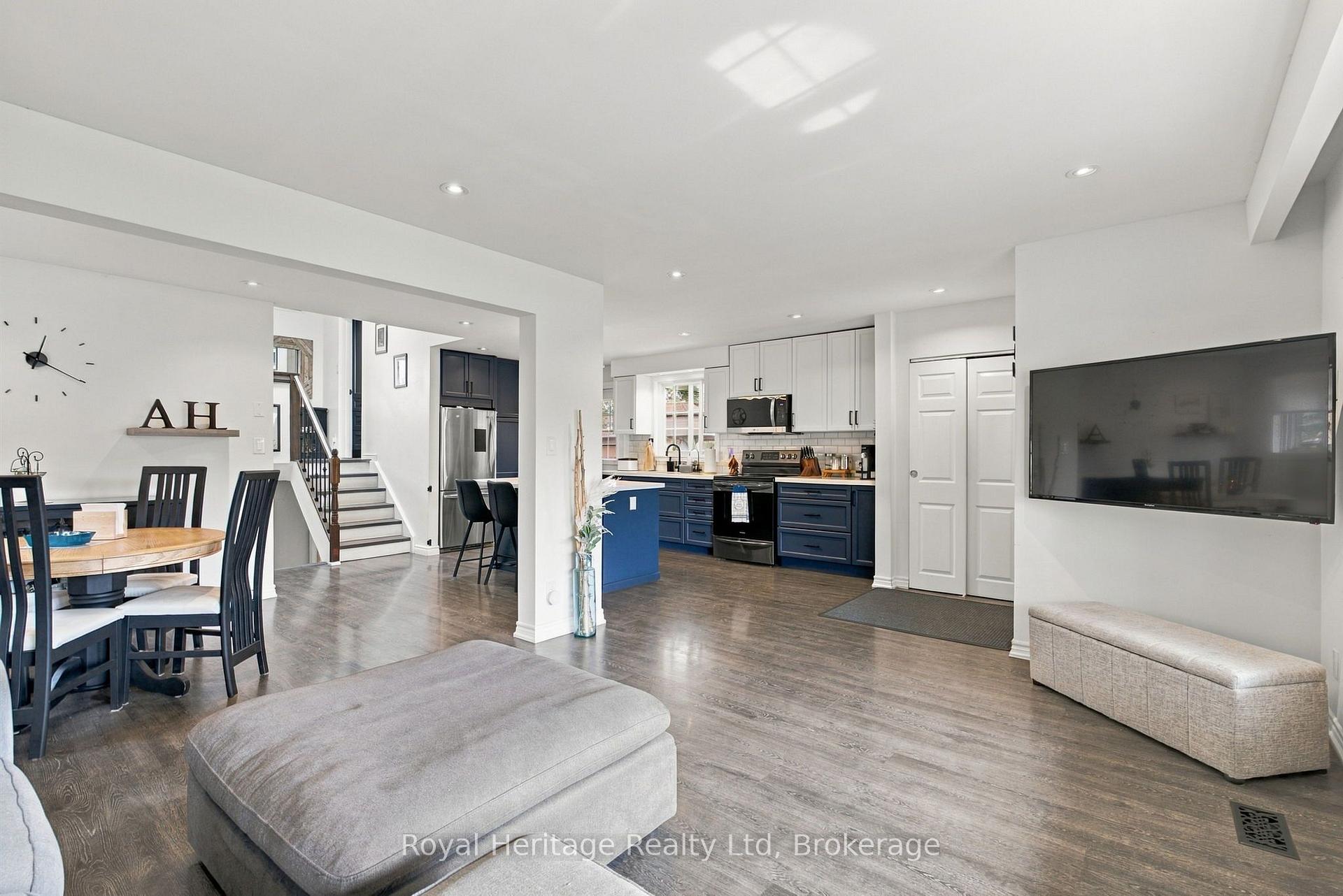 Photo 8 of 474 Adelaide Avenue E, Oshawa, O'Neill — HOMEH
