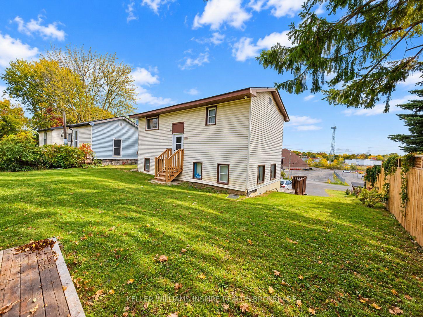 Photo 6 of 52 Wallbridge Crescent, Belleville, Belleville Ward — HOMEH