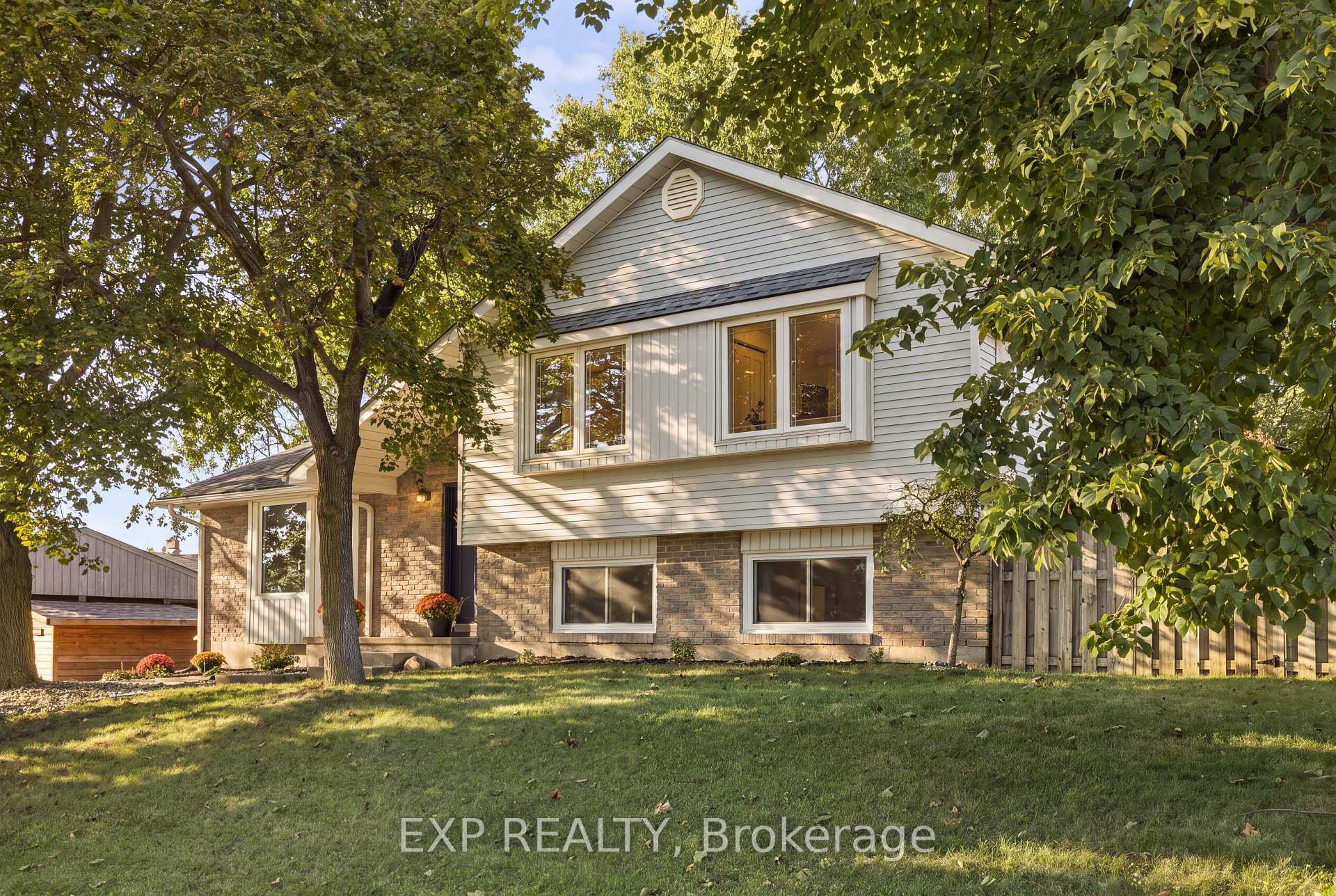 Photo of 178 Laurentian Drive