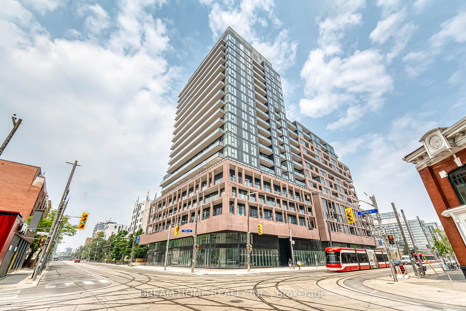 Photo of Unit 705, 285 Dufferin Street