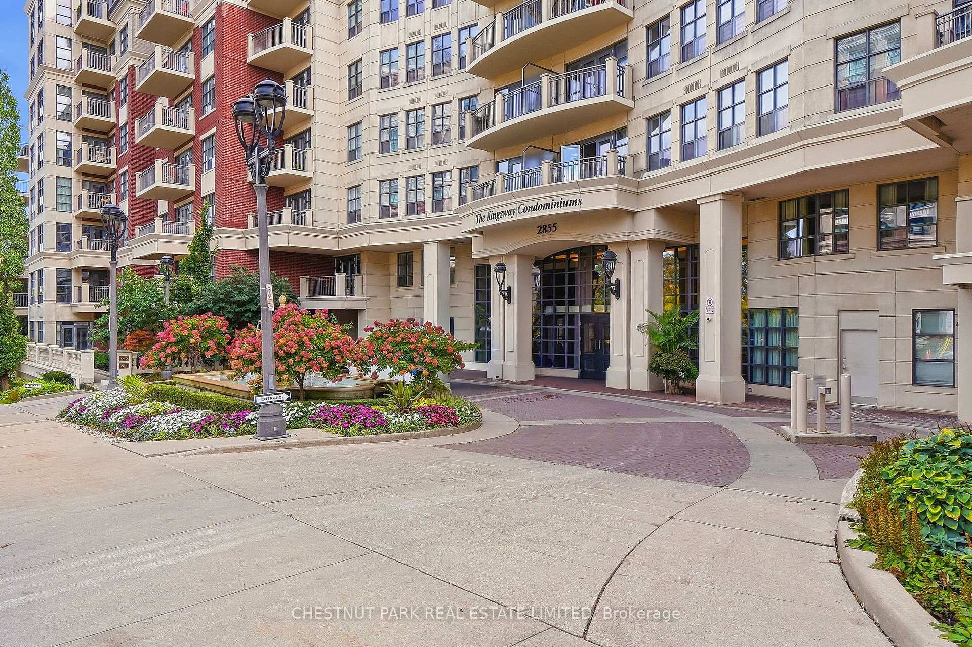 Front of Unit 305, 2855 Bloor Street W