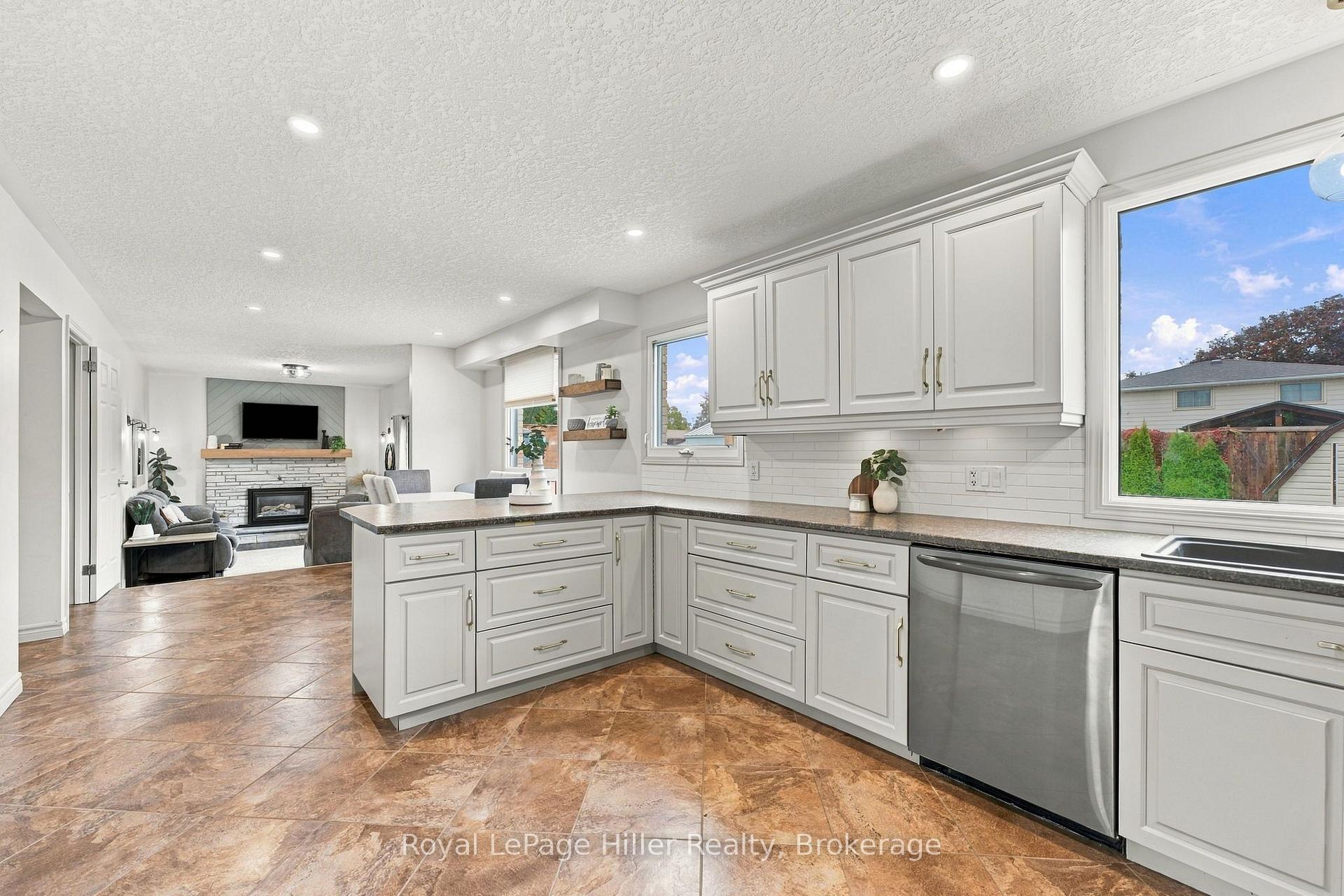 Photo 11 of 133 Braemar Crescent, Stratford — HOMEH
