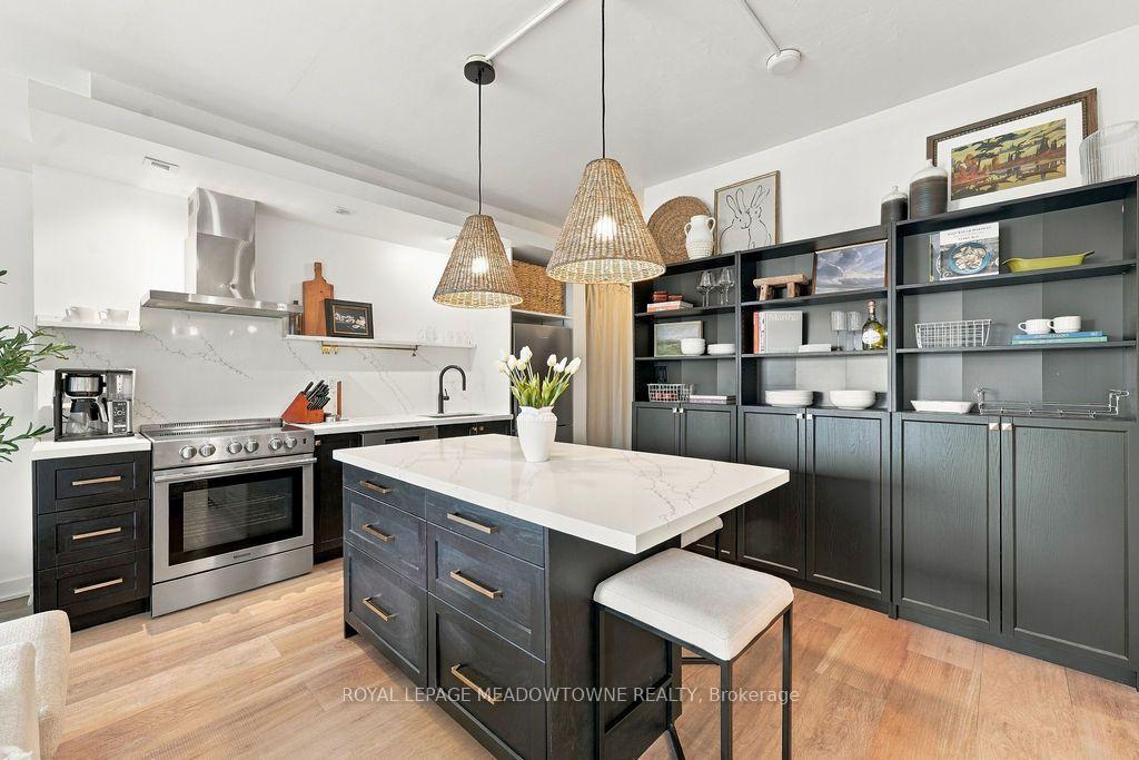 Photo 4 of Unit 1321, 165 Legion Road N, Etobicoke, Mimico — HOMEH