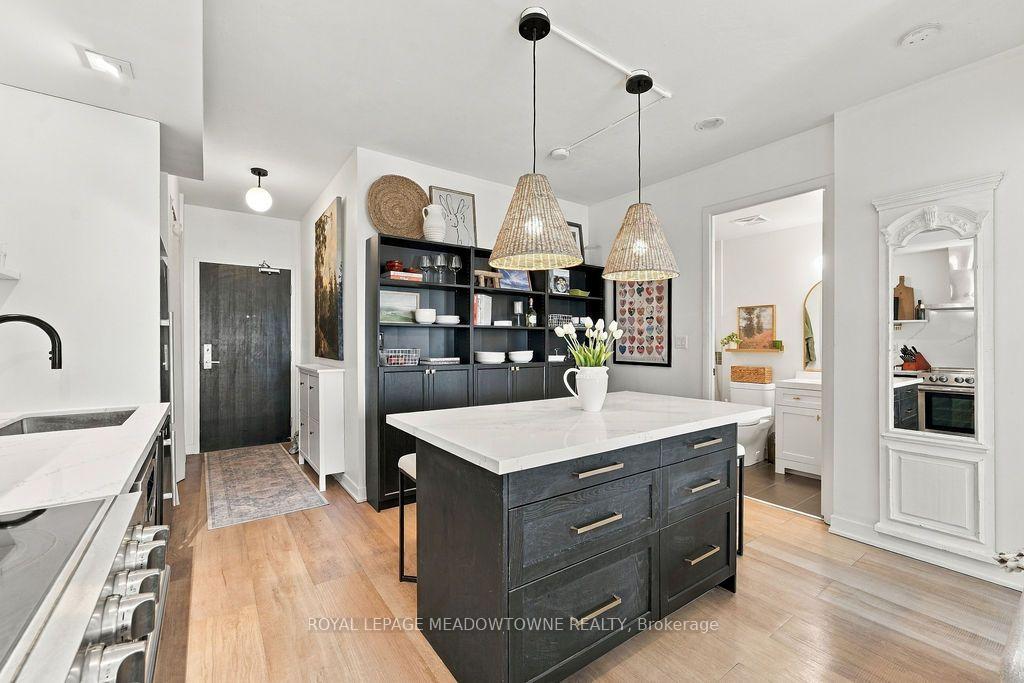 Photo 5 of Unit 1321, 165 Legion Road N, Etobicoke, Mimico — HOMEH