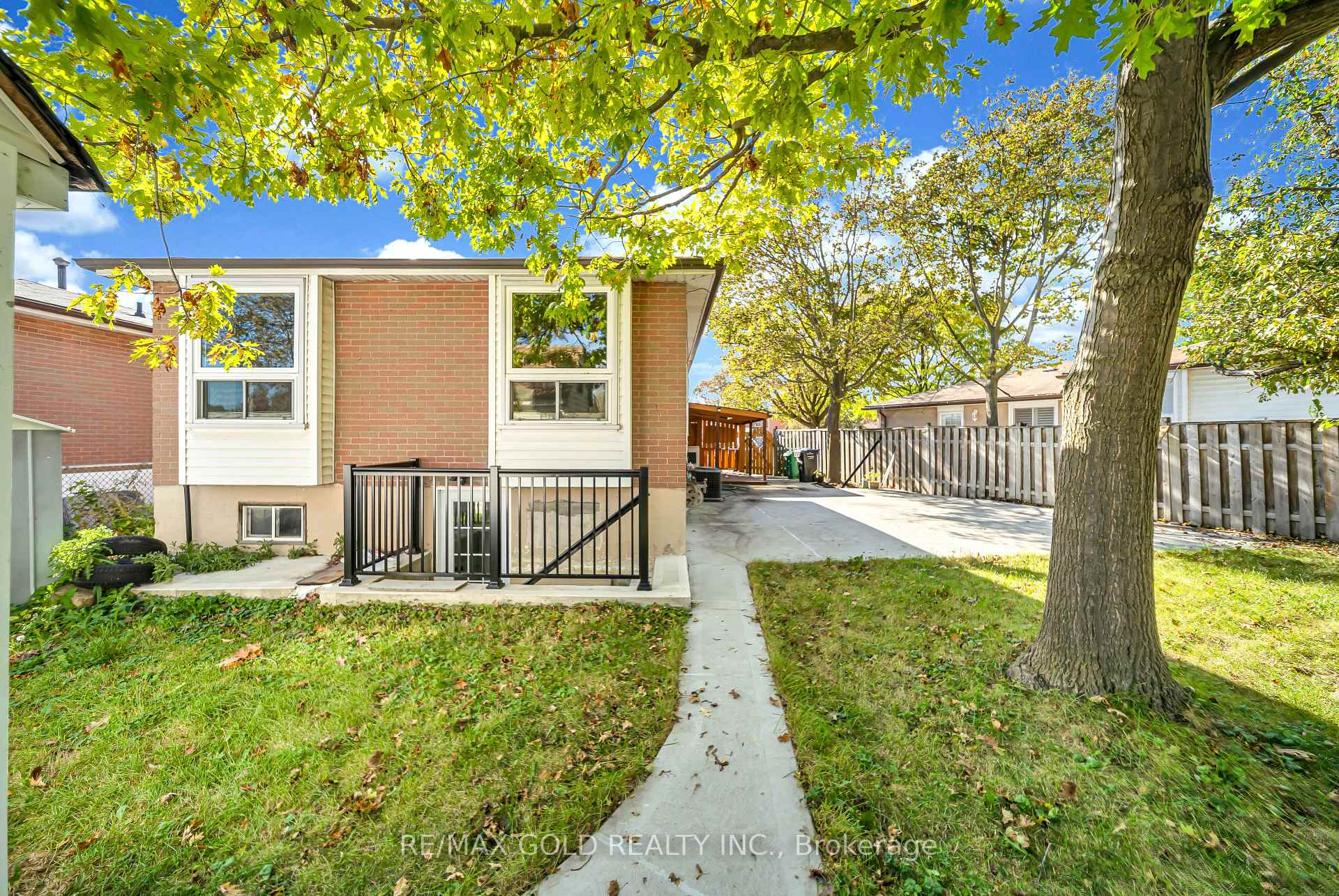 Photo 33 of Unit Main, 70 Glenmore Crescent, Brampton, Northgate — HOMEH