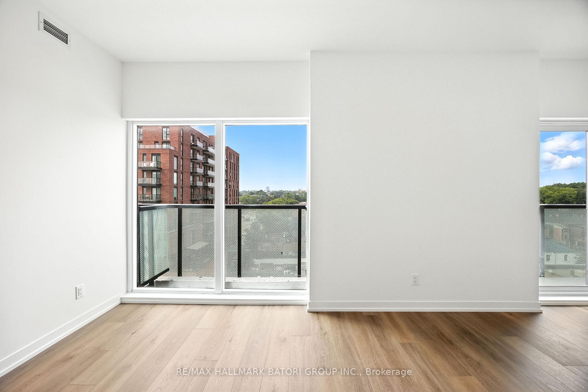 Photo 3 of Unit 801, 863 St. Clair Avenue W, Toronto, Wychwood — HOMEH