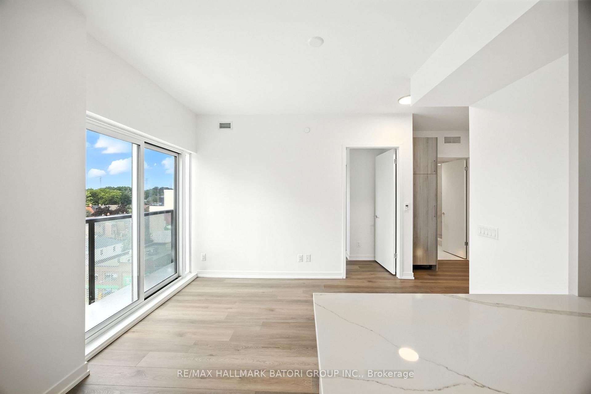 Photo 4 of Unit 801, 863 St. Clair Avenue W, Toronto, Wychwood — HOMEH