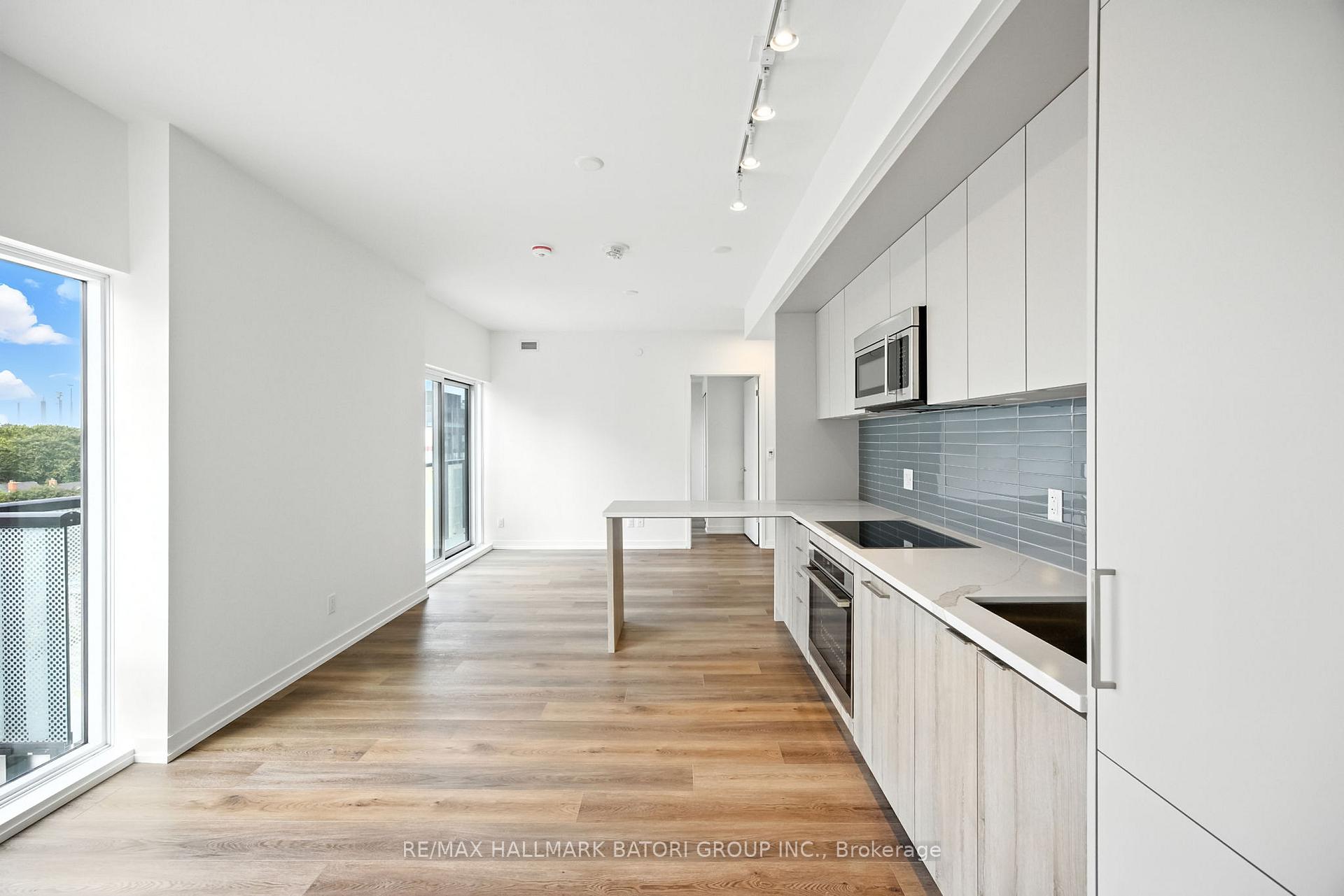 Photo 5 of Unit 801, 863 St. Clair Avenue W, Toronto, Wychwood — HOMEH