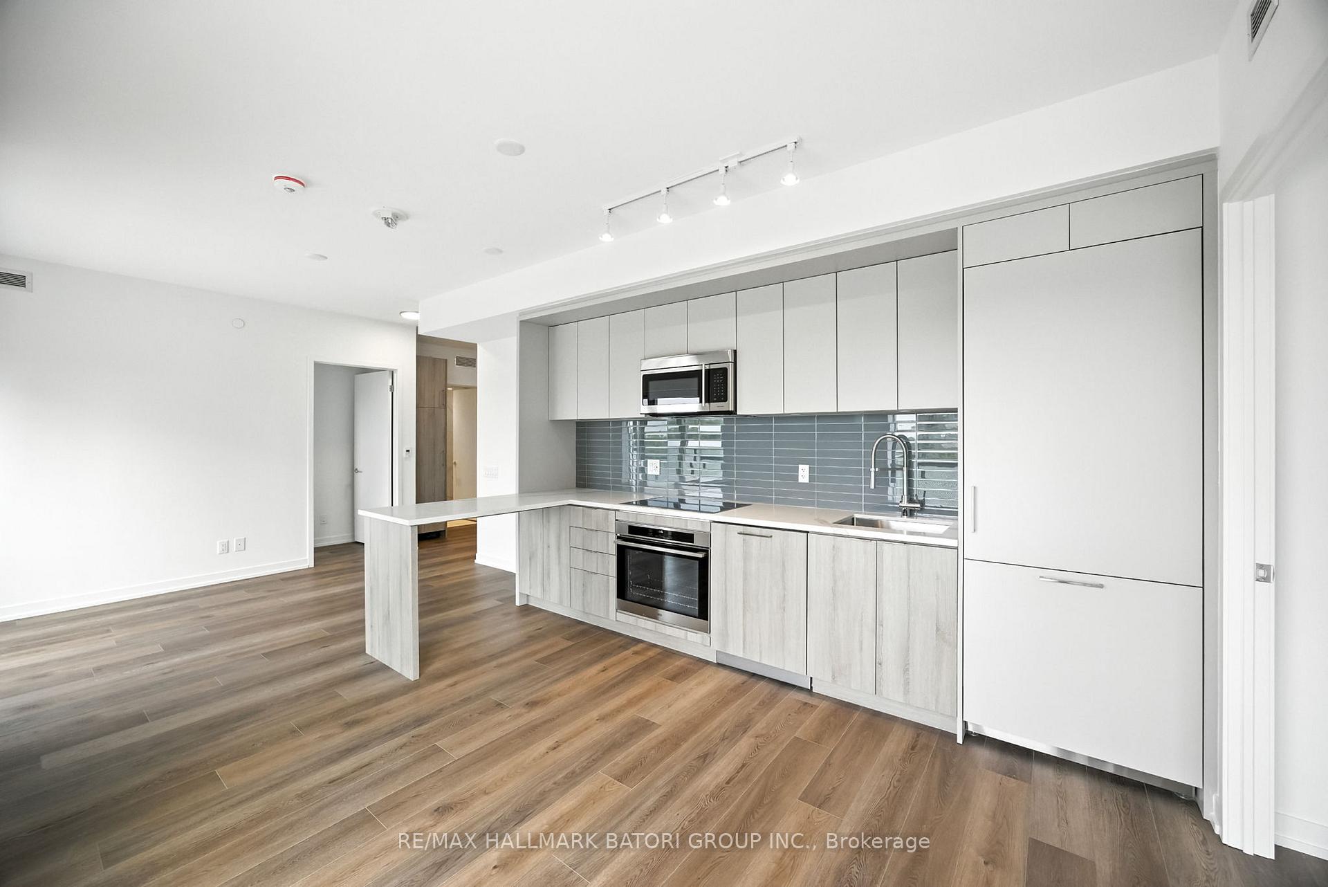 Photo 6 of Unit 801, 863 St. Clair Avenue W, Toronto, Wychwood — HOMEH